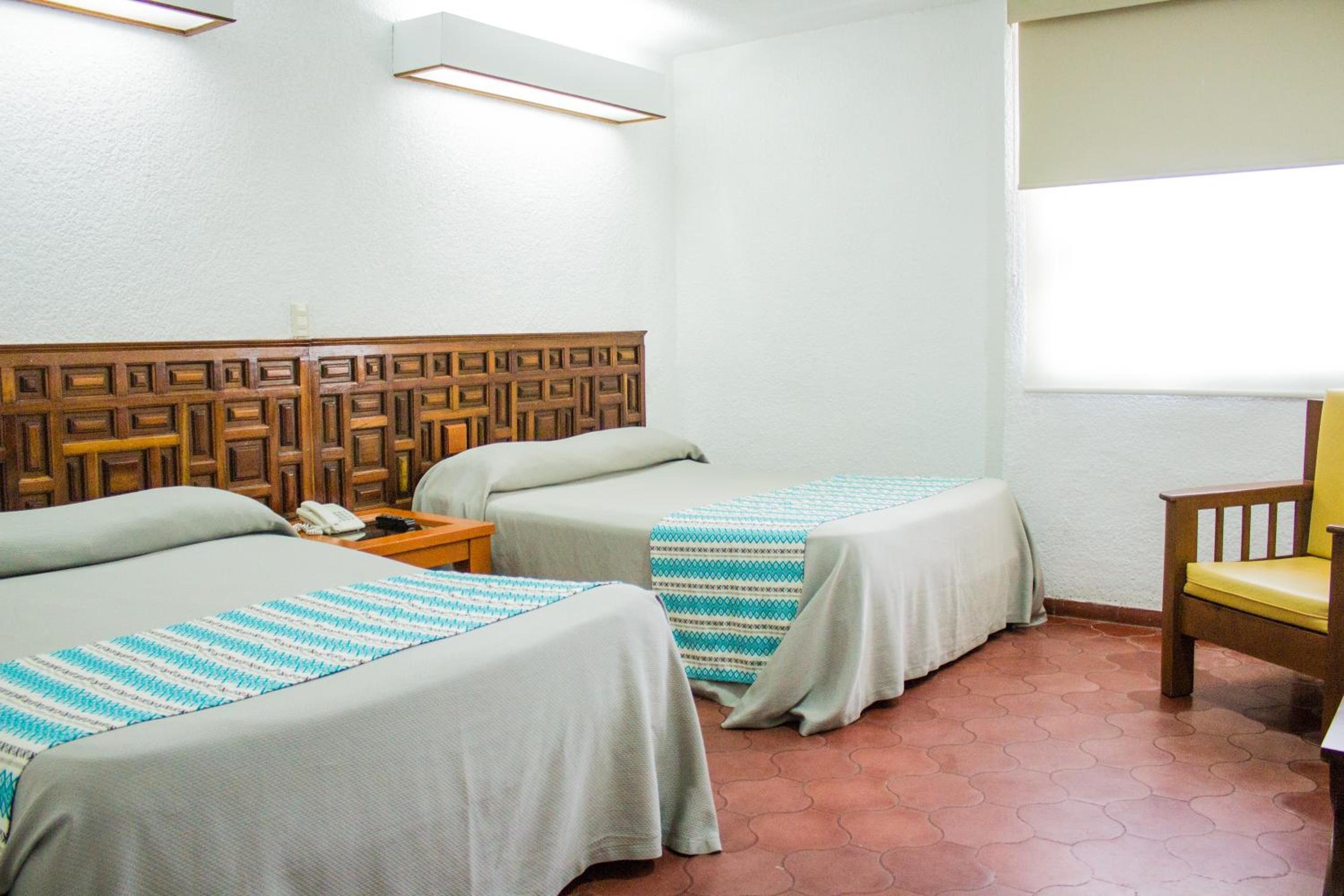 Habitación Doble con Dos Camas Dobles — 3