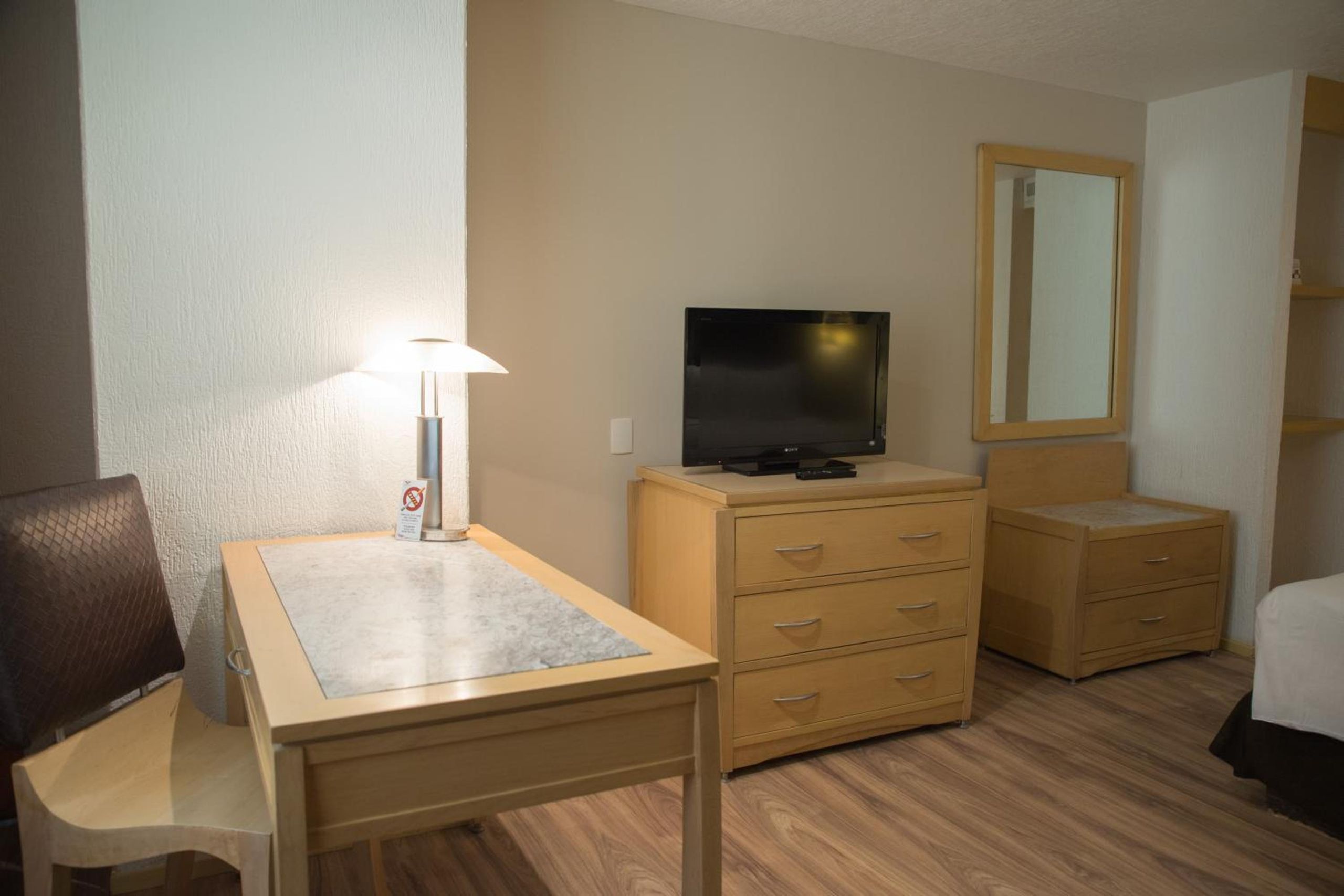 Habitación Estándar Doble con Dos Camas Dobles — 6