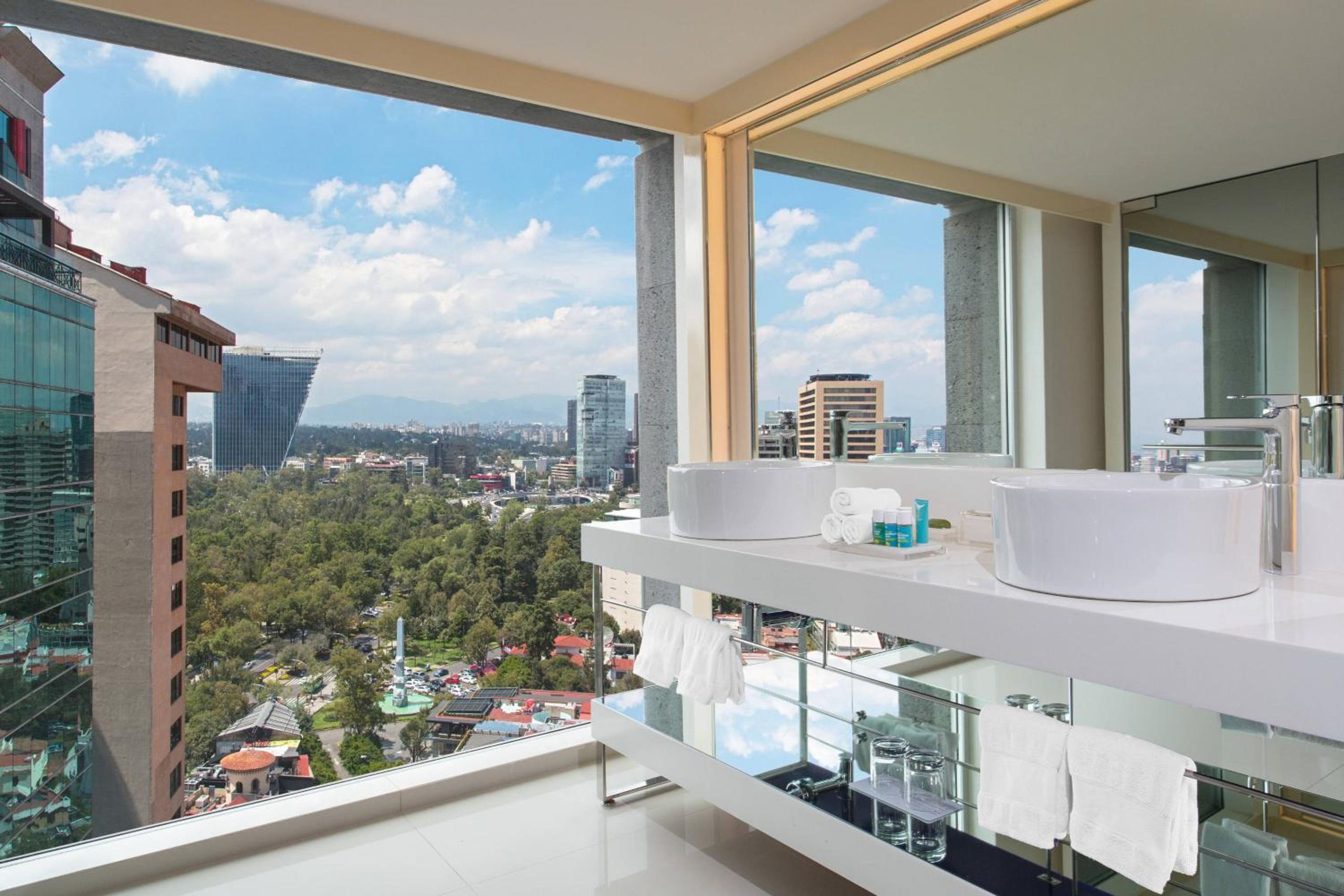 Maravilloso, Habitación de huéspedes, 1 cama King, vista a la ciudad — 3