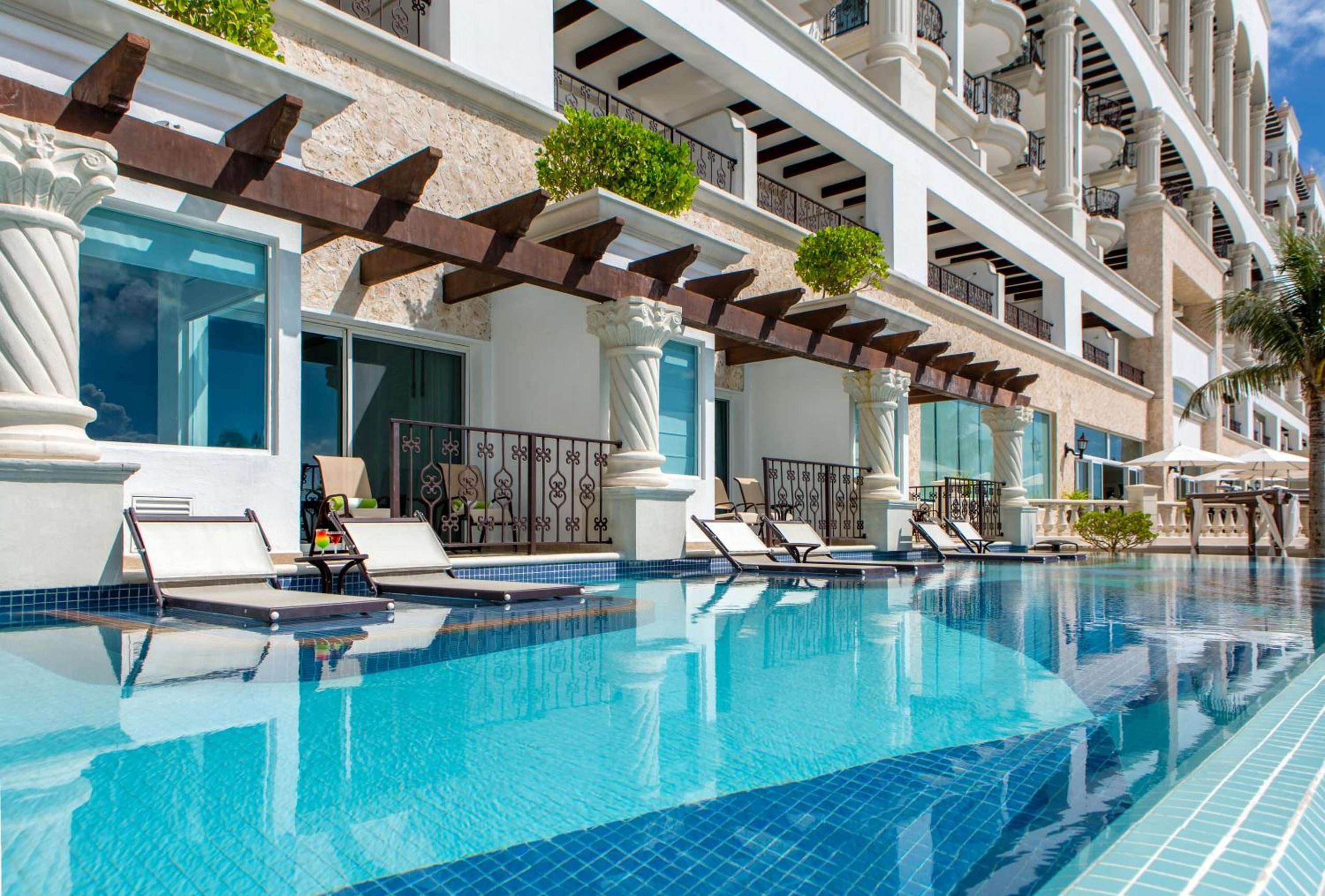 Suite Real con Vista al Mar - Acceso Directo a la Piscina — 5