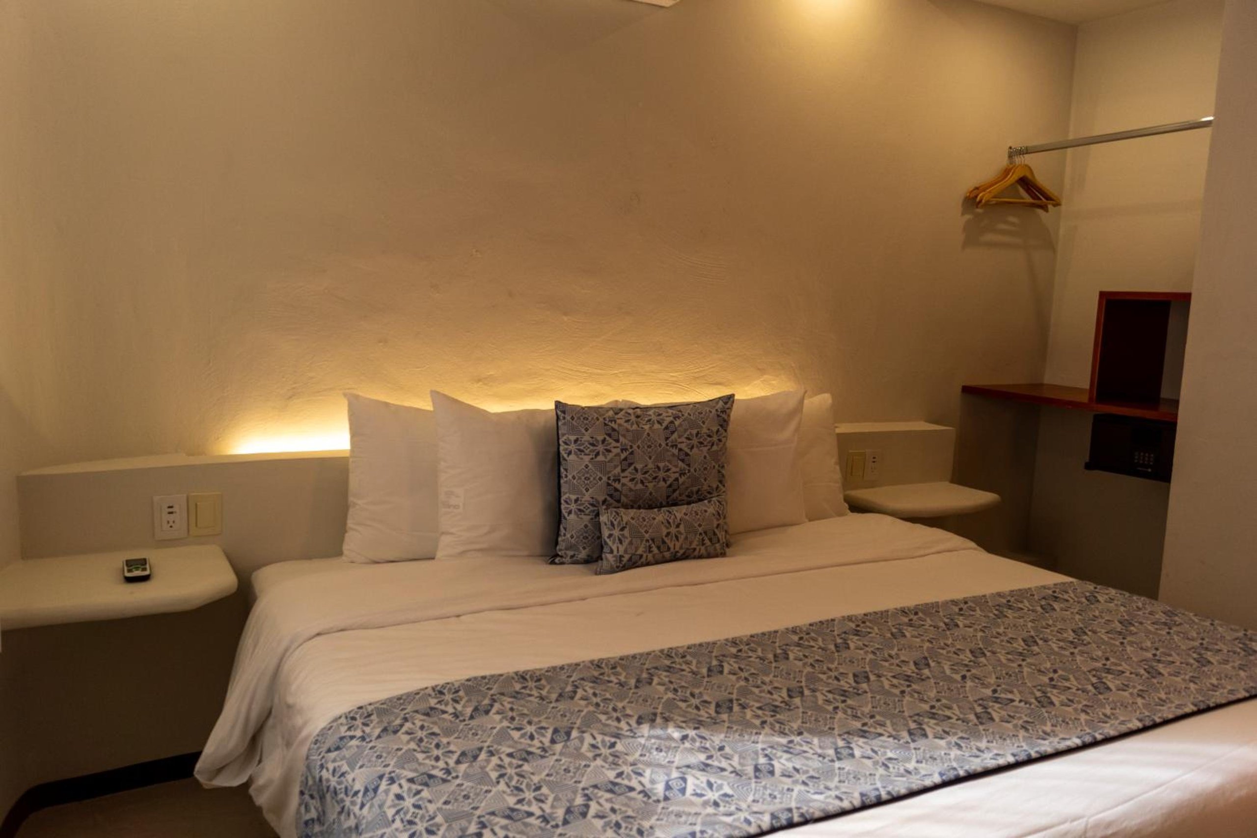 Habitación Doble Deluxe con Baño — 5