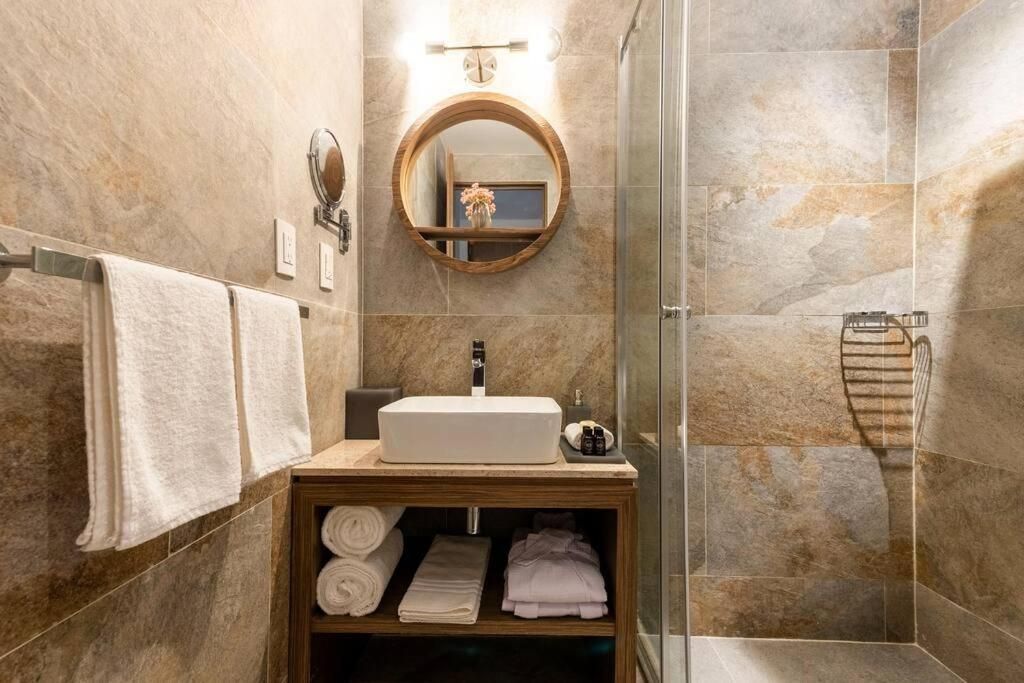 Habitación Doble Deluxe con Dos Camas Dobles — 4