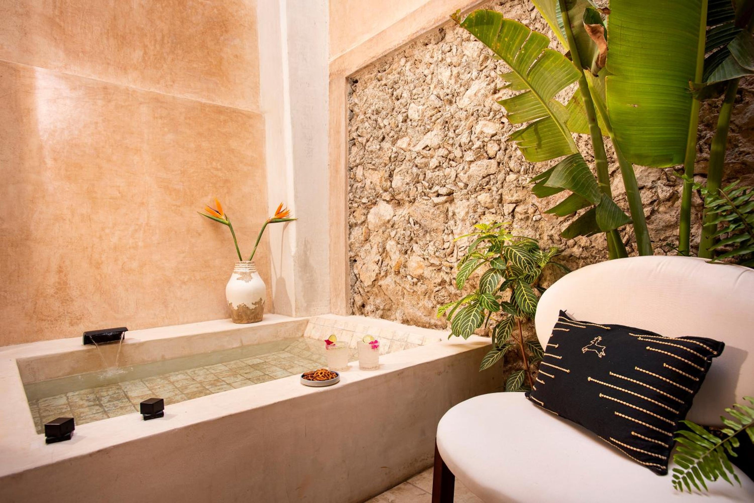 Suite King con vista parcial a la piscina — 4