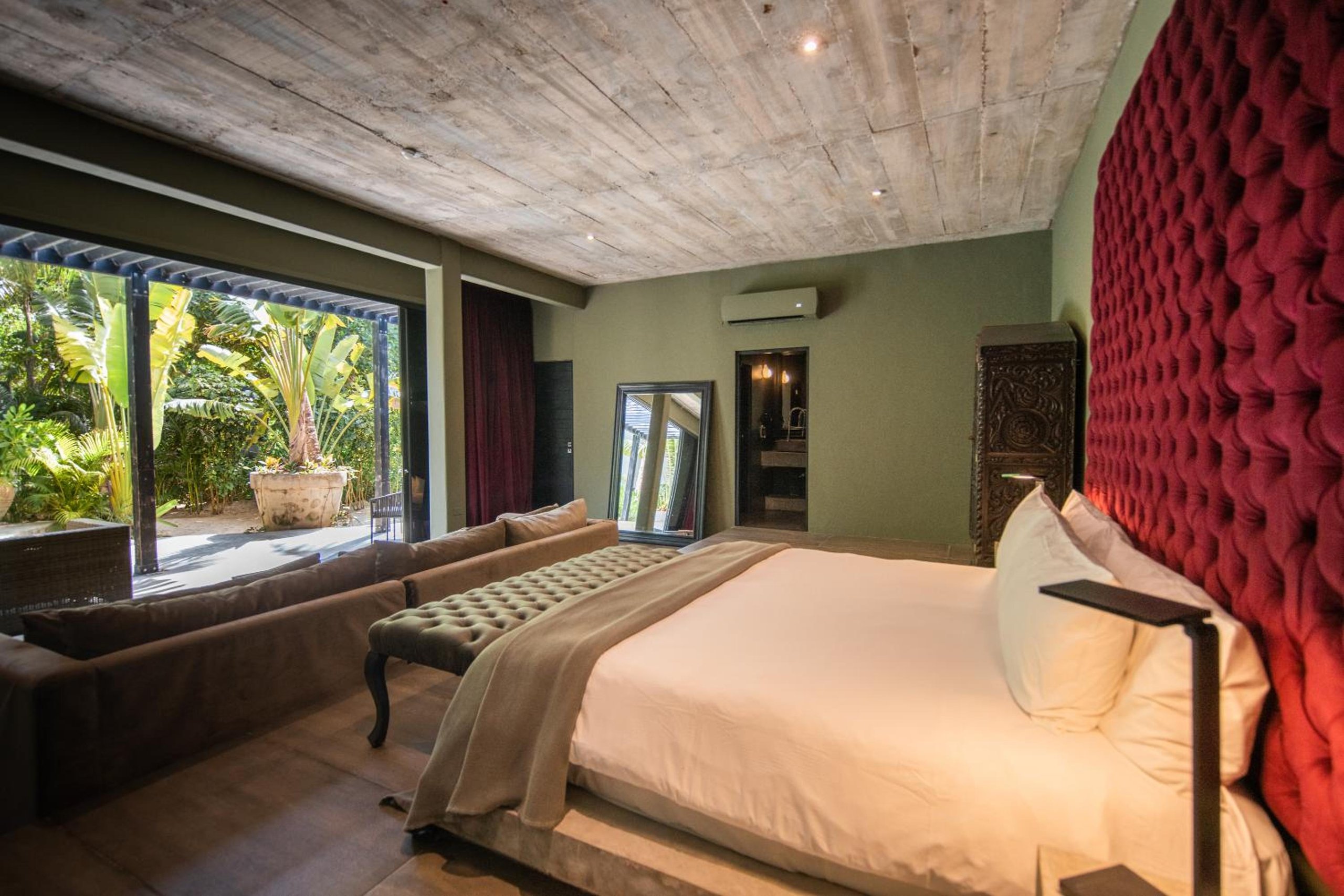 Suite Junior con Vista al Jardín — 4