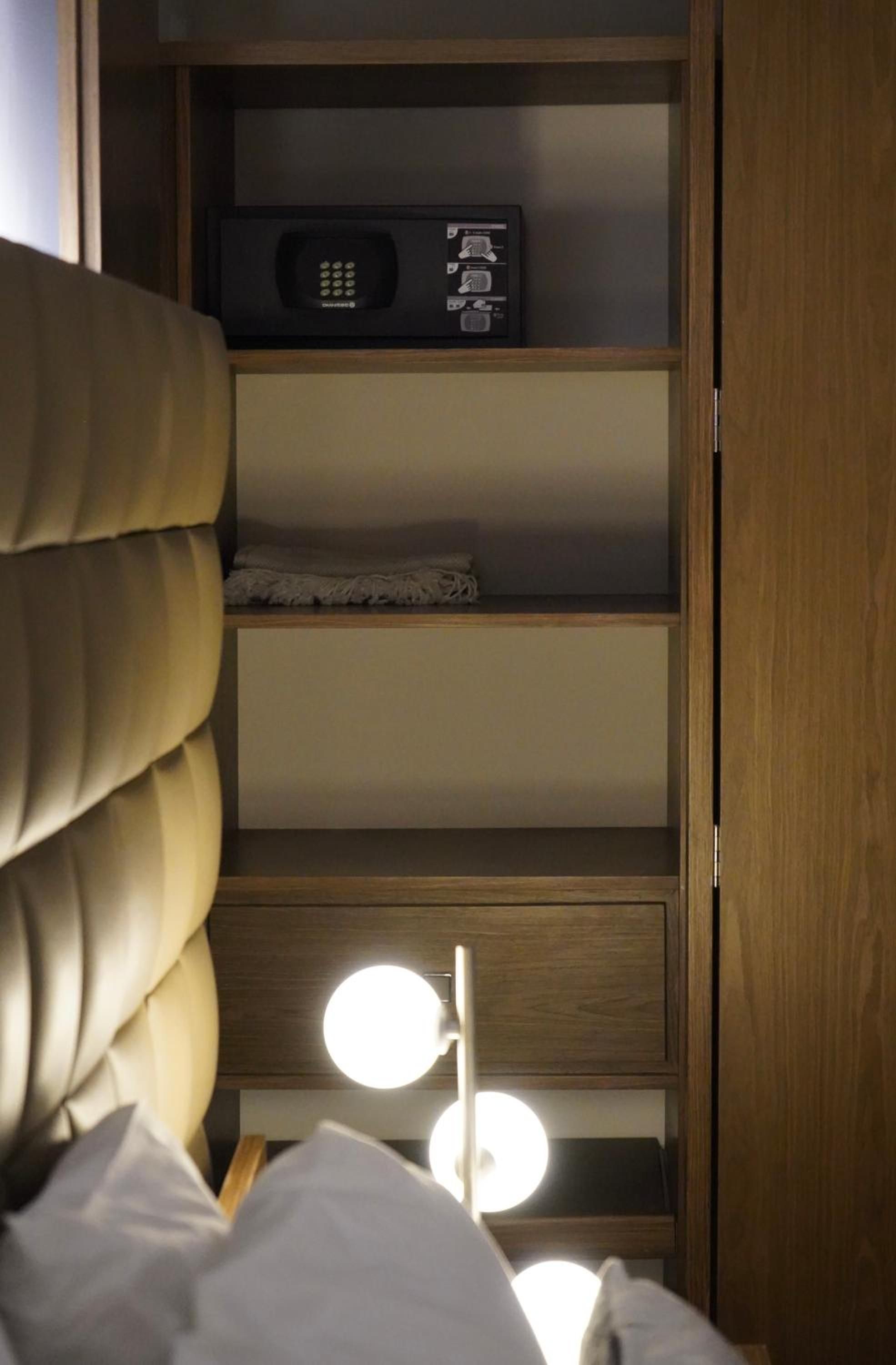 Suite Deluxe con cama Queen — 7