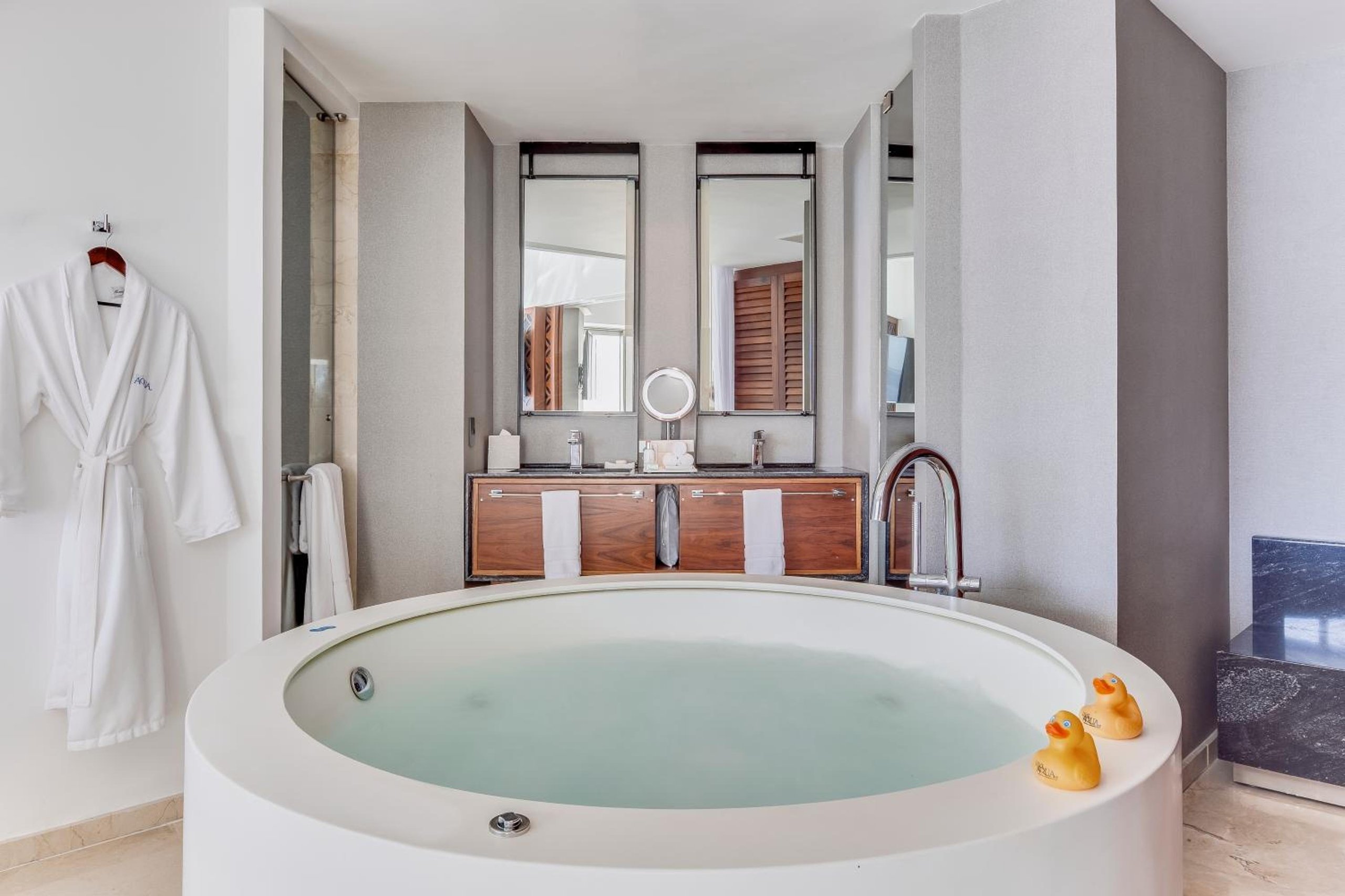 Suite Aqua — 5
