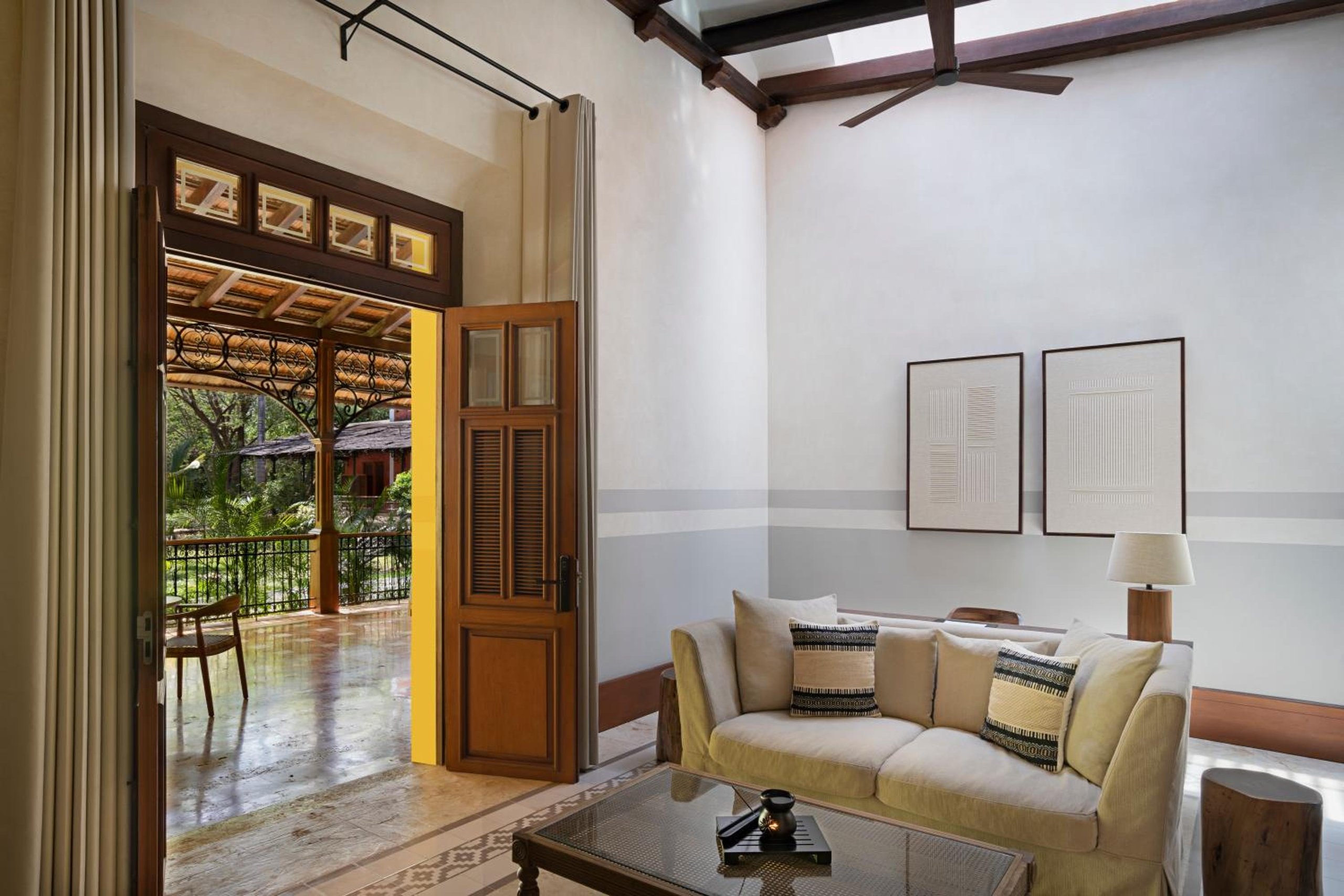 Yaab Suite Embajador – King
