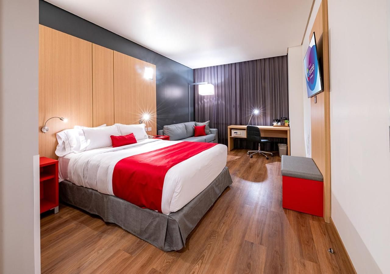1 habitación accesible con cama queen, ducha con acceso para silla de ruedas, para no fumadores. — 3