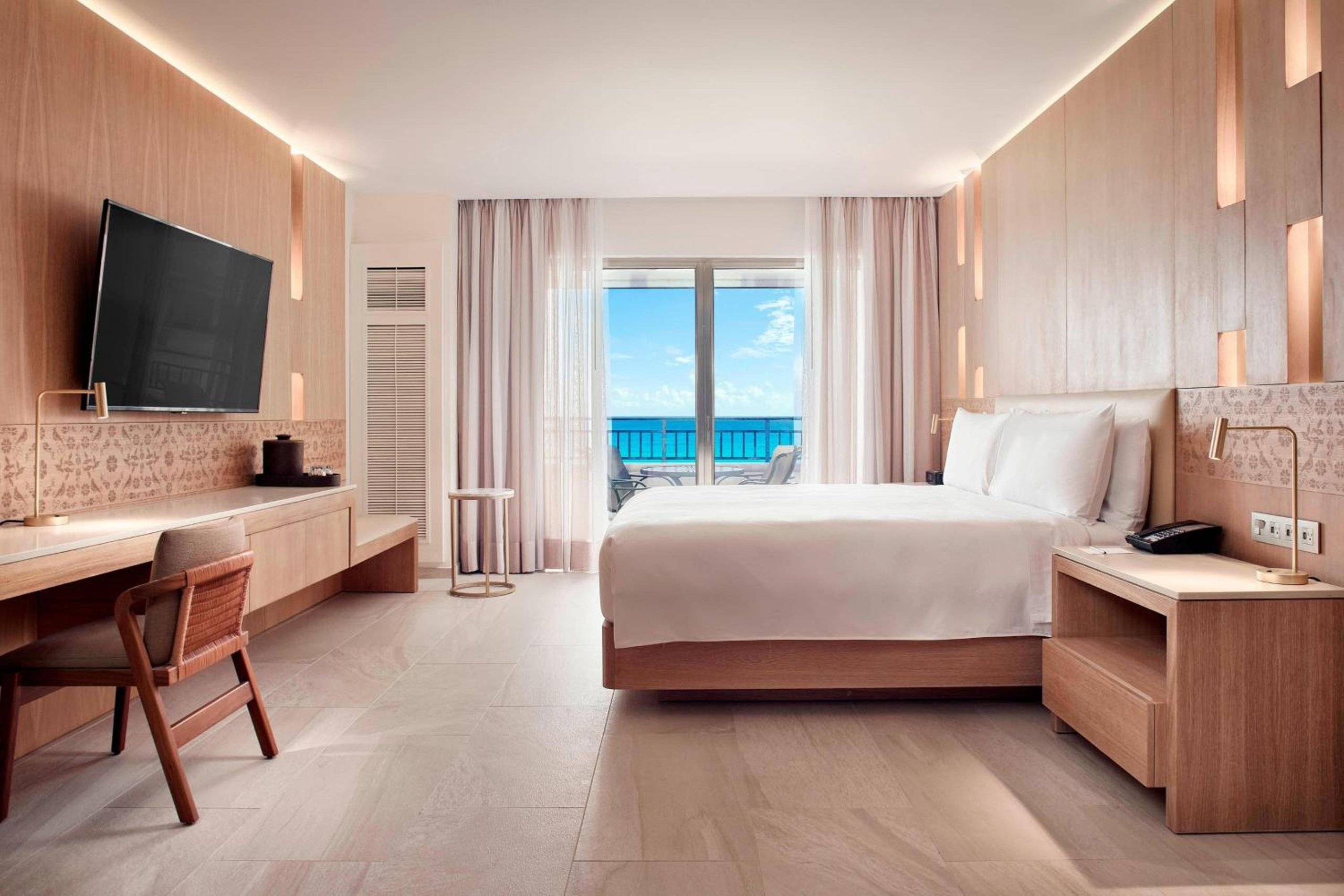 Suite Junior de Lujo con Cama King, Sofá Cama y Balcón
