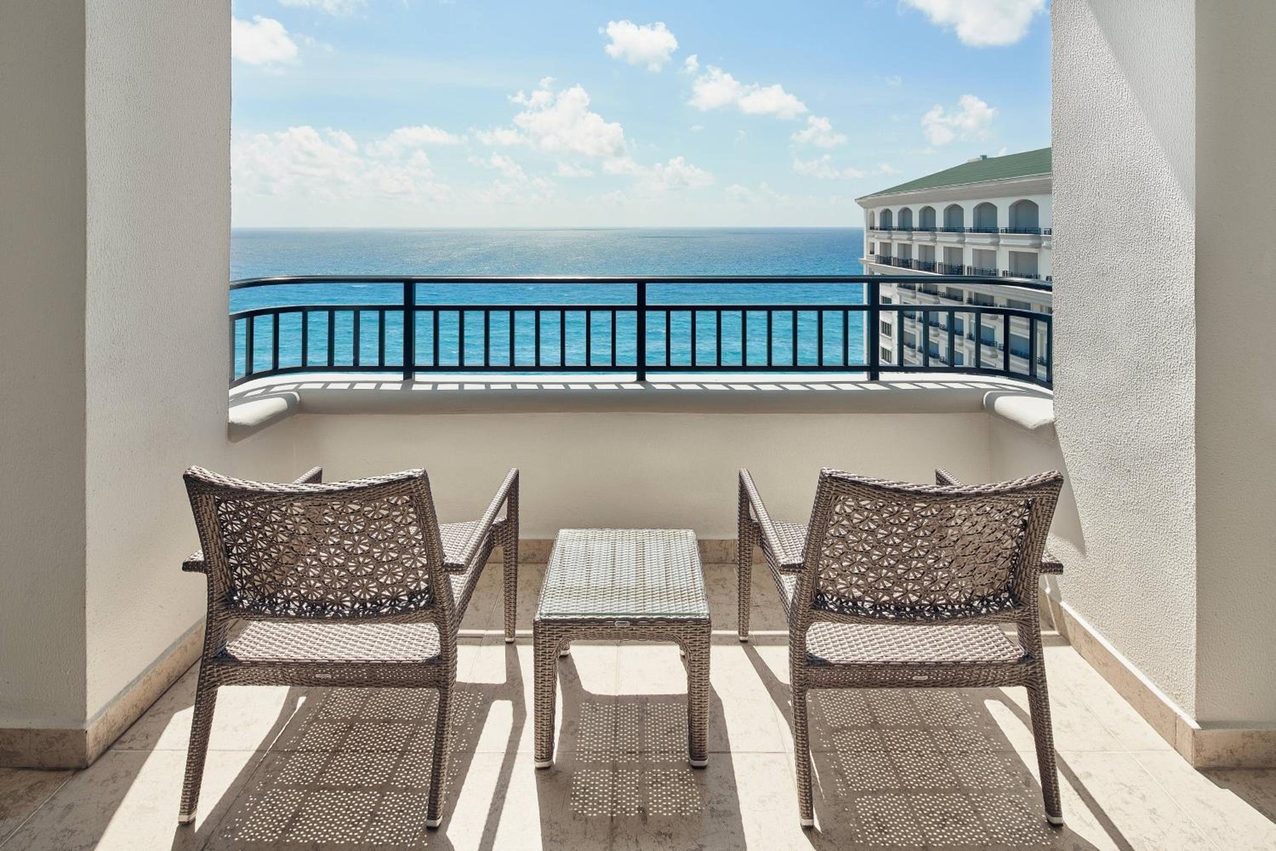 Habitación Premium Deluxe King con Balcón y Vista al Océano — 8