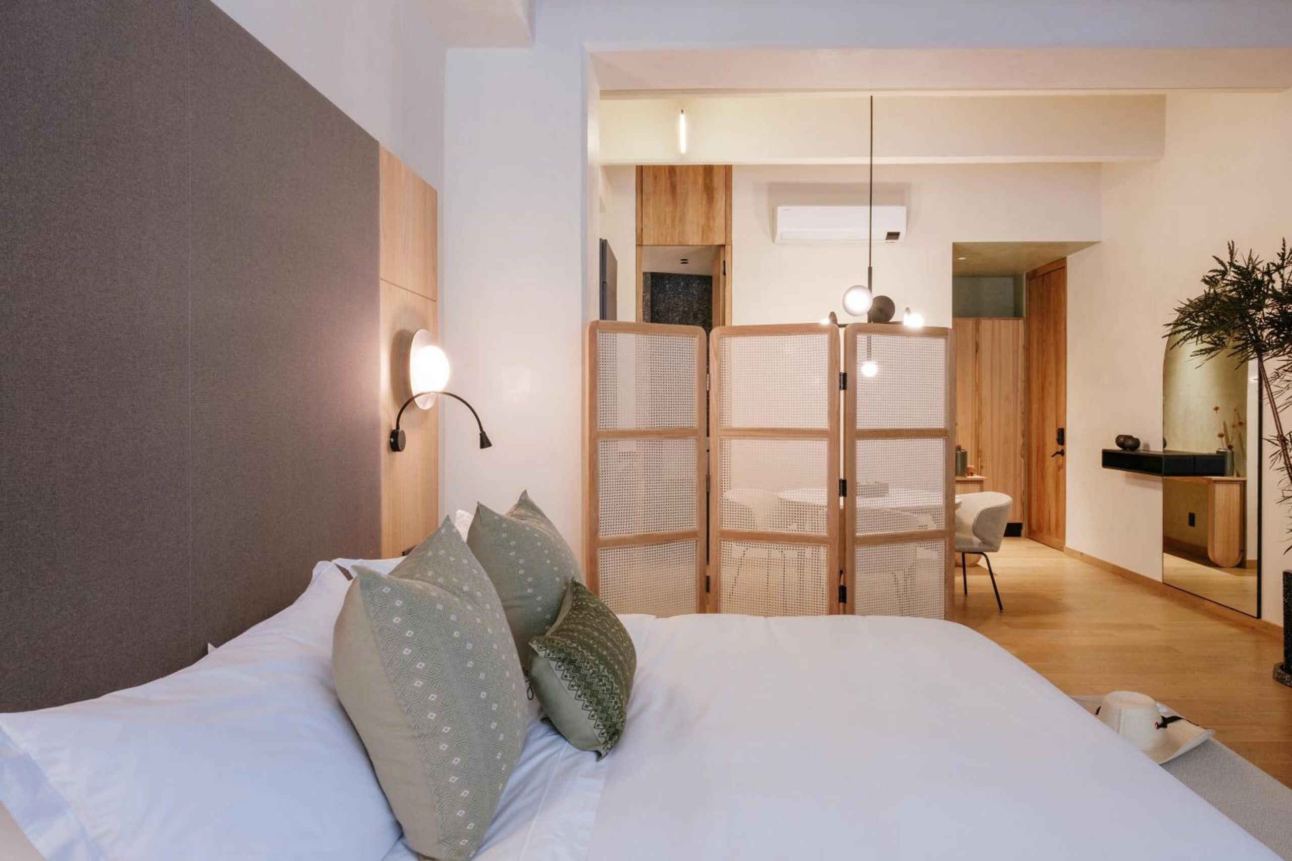 Estudio Deluxe con cama Queen — 6