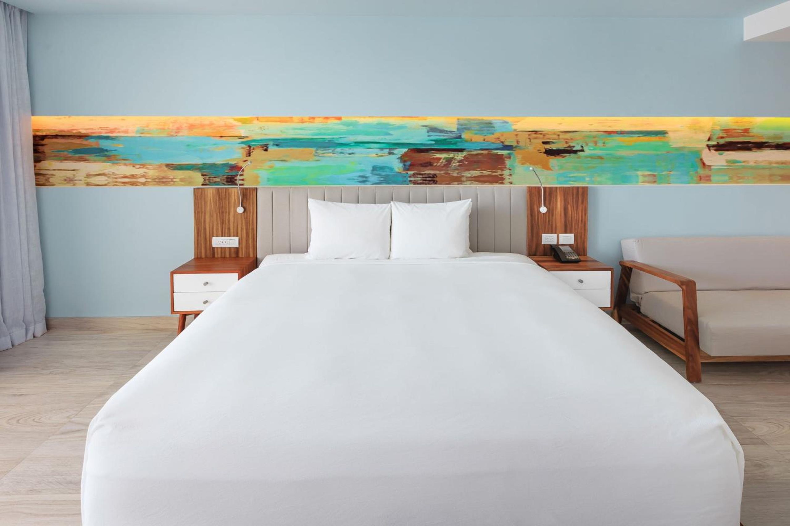 Suite de una habitación con cama King-size, balcón y vista al mar — 5