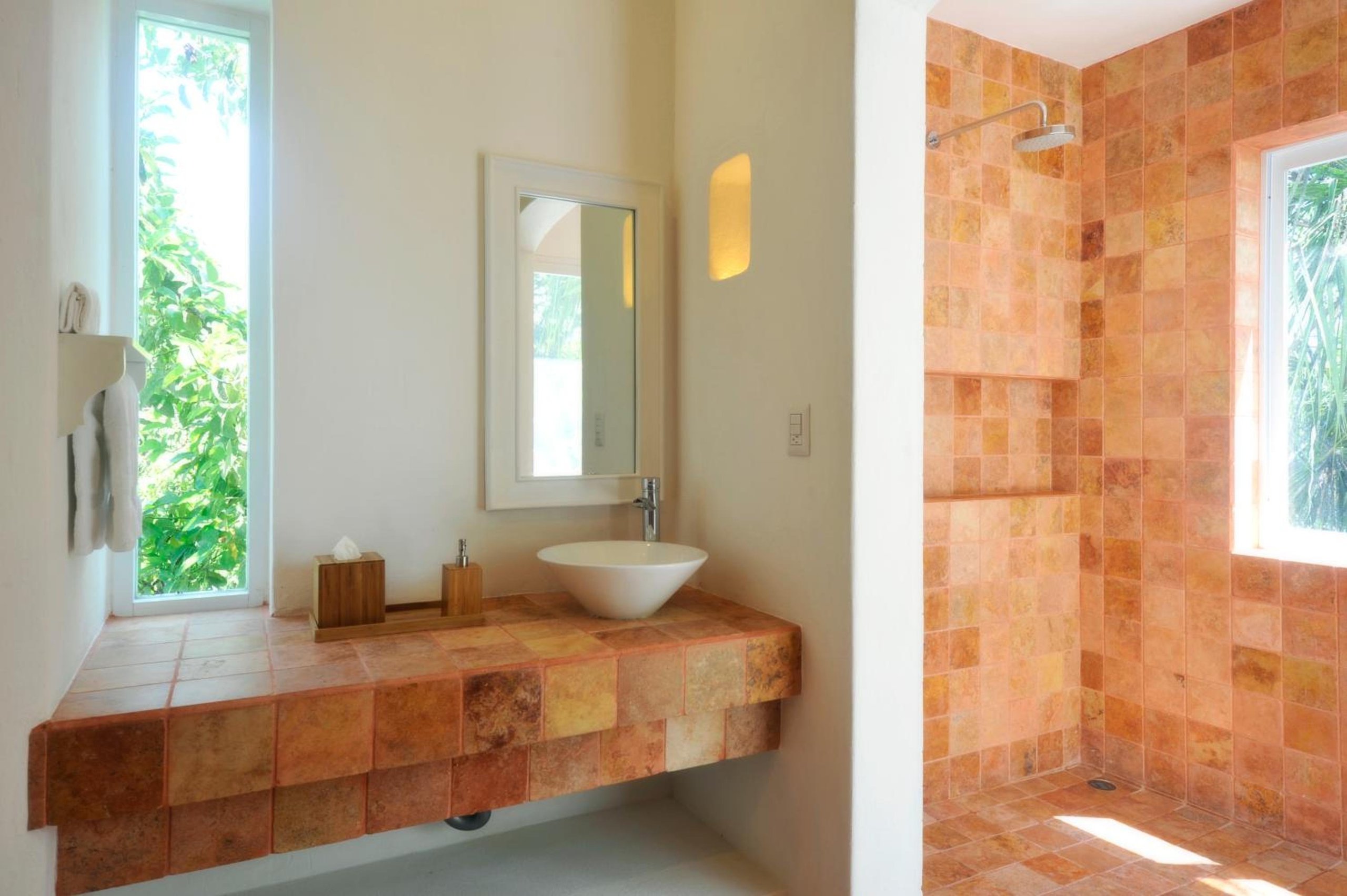 Suite — 3