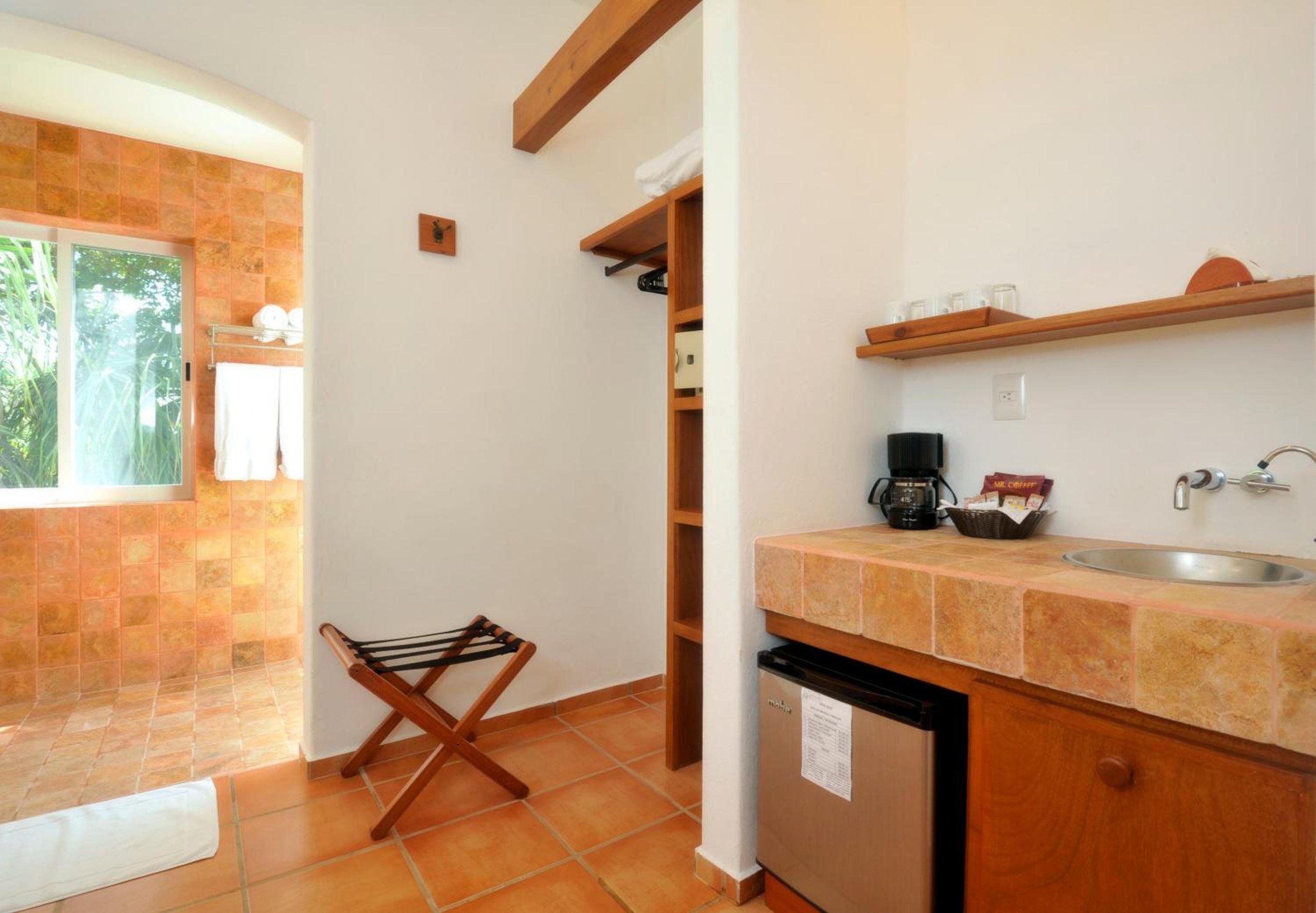 Suite — 4