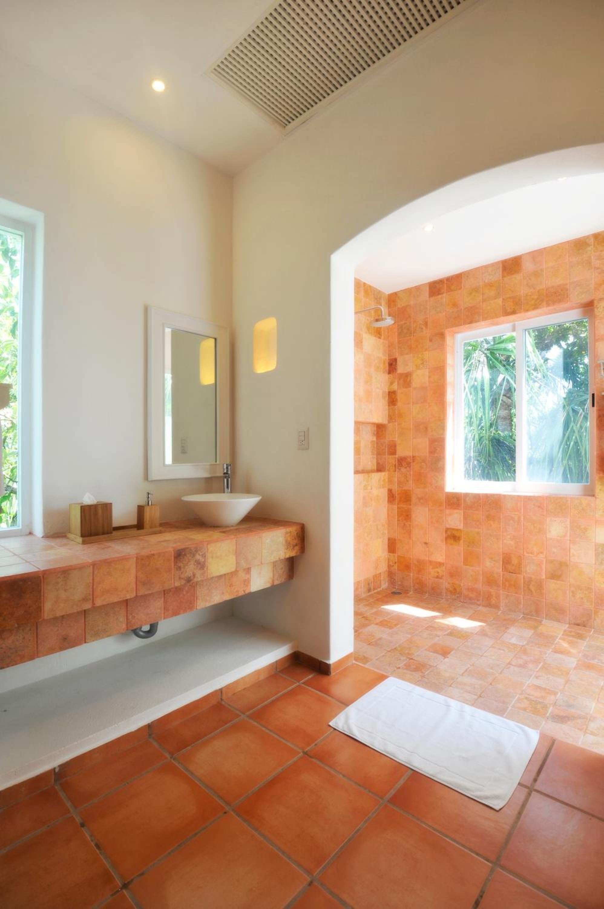 Suite — 5