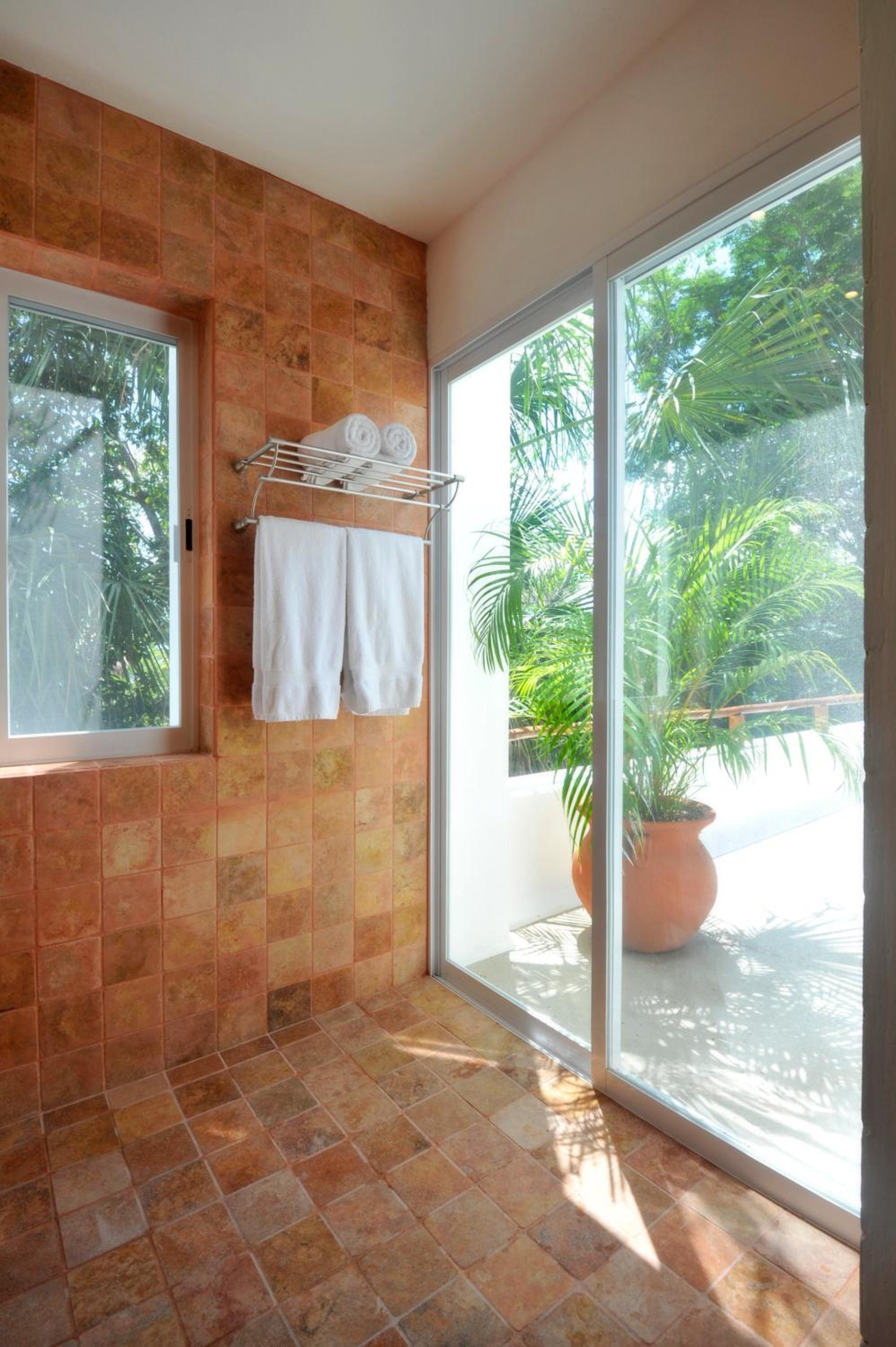 Suite — 2