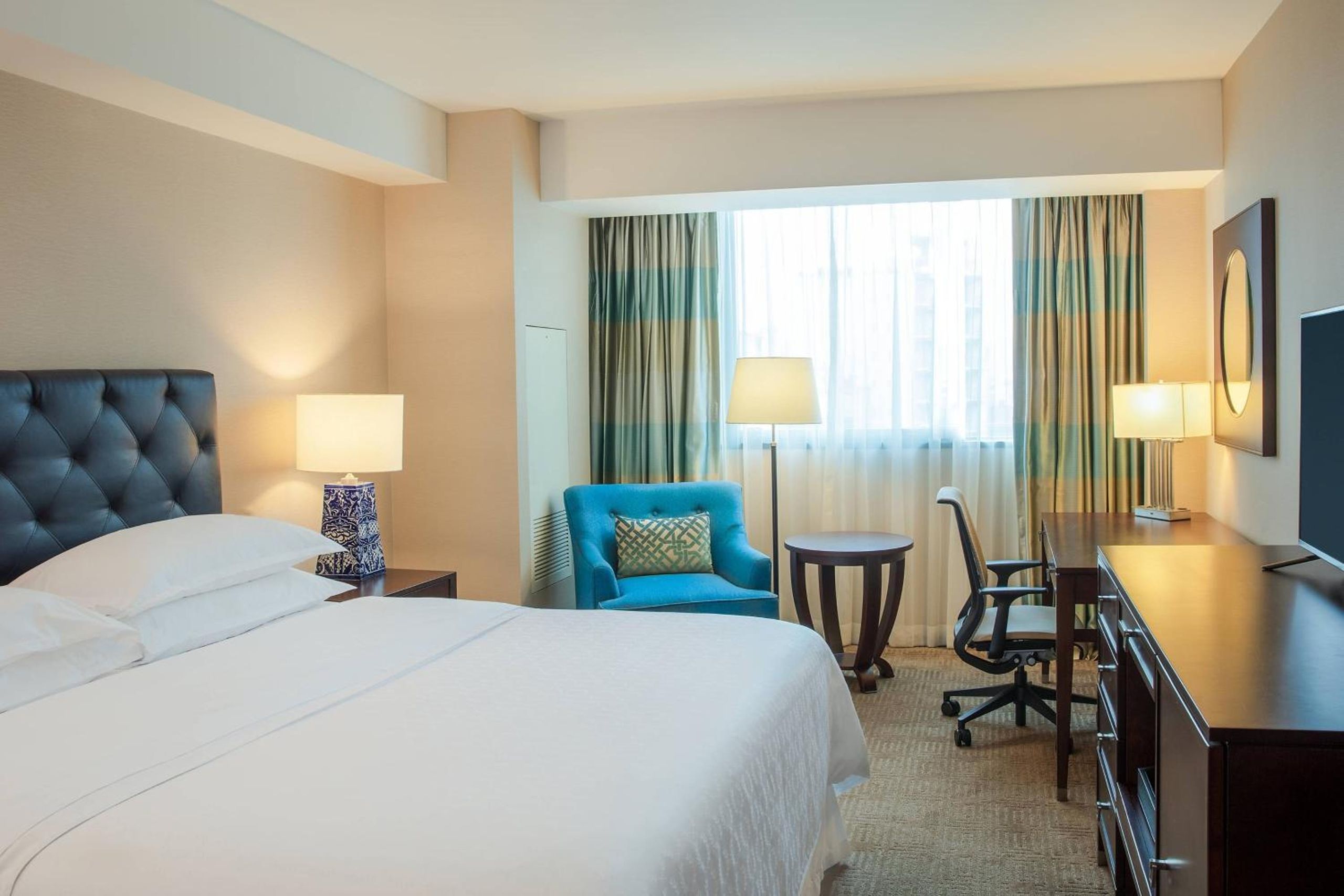 Suite Esquinera, Acceso al salón club, Suite de 1 Dormitorio, 1 Cama King