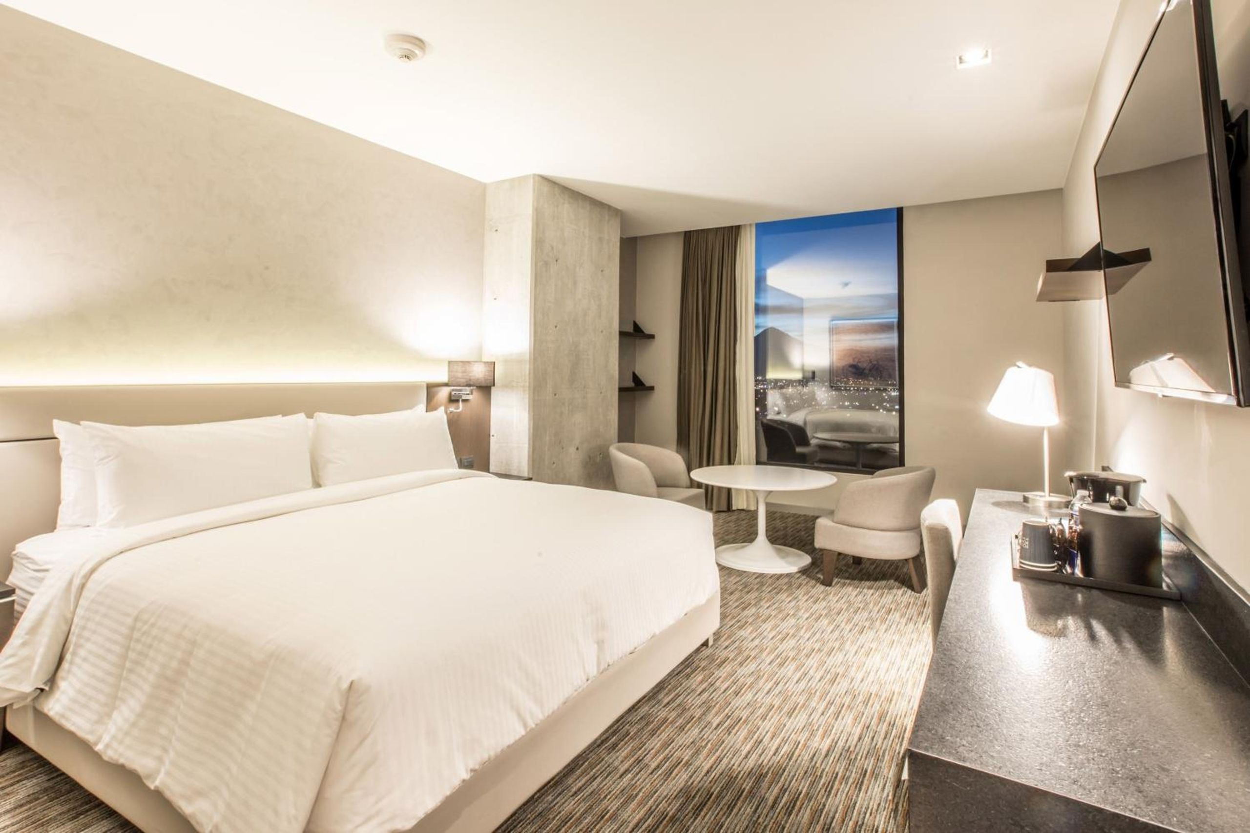Grand Traditional, Habitación de huéspedes, 1 cama King, Vista a la ciudad — 2