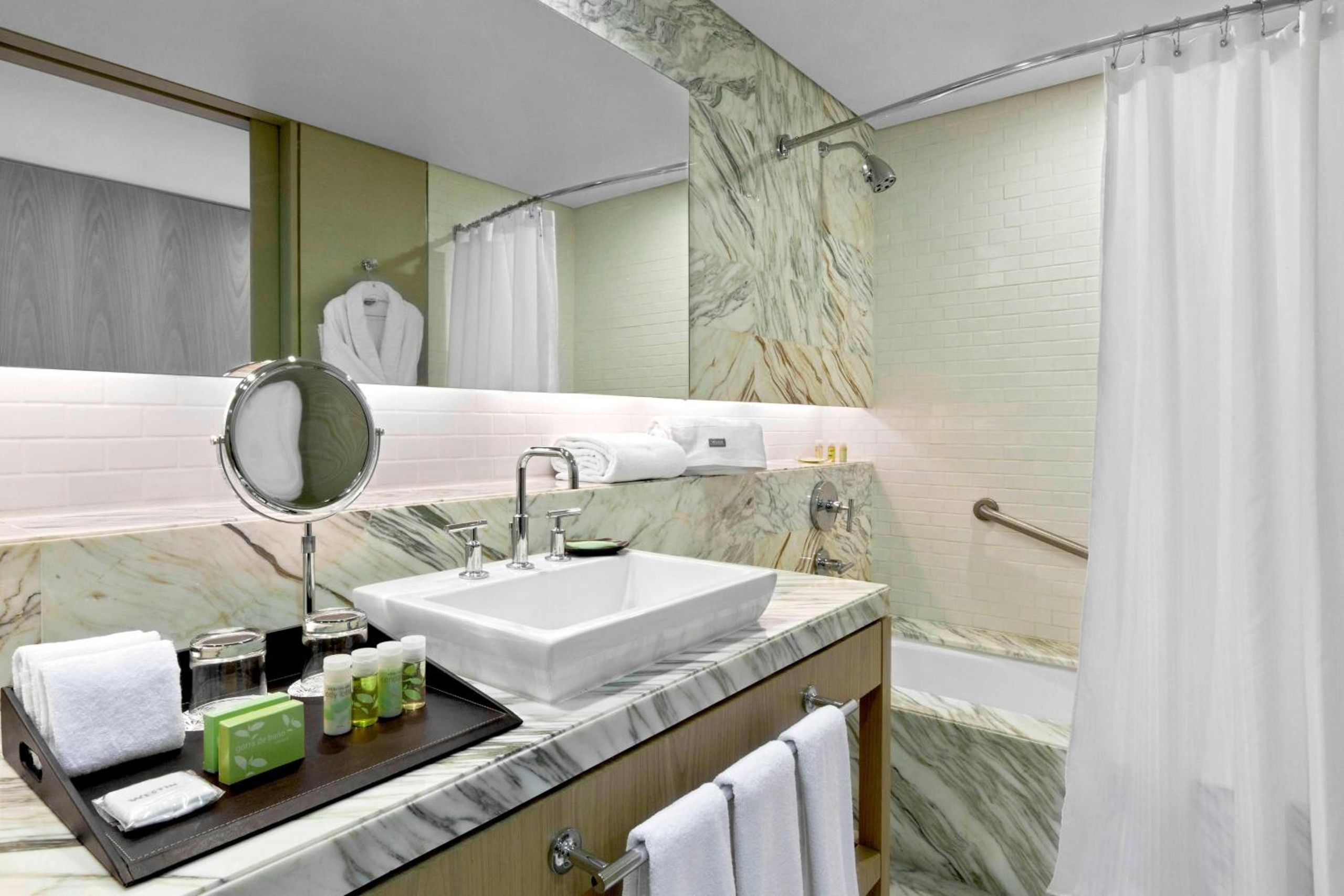 Deluxe 2 camas Queen, Habitación de huéspedes, 2 Dobles, Vista a la ciudad — 2