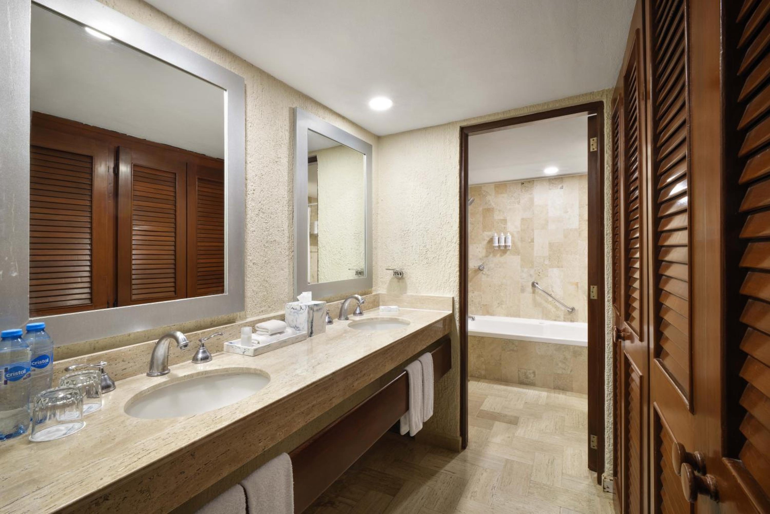 Suite familiar de tres habitaciones - No fumadores — 5