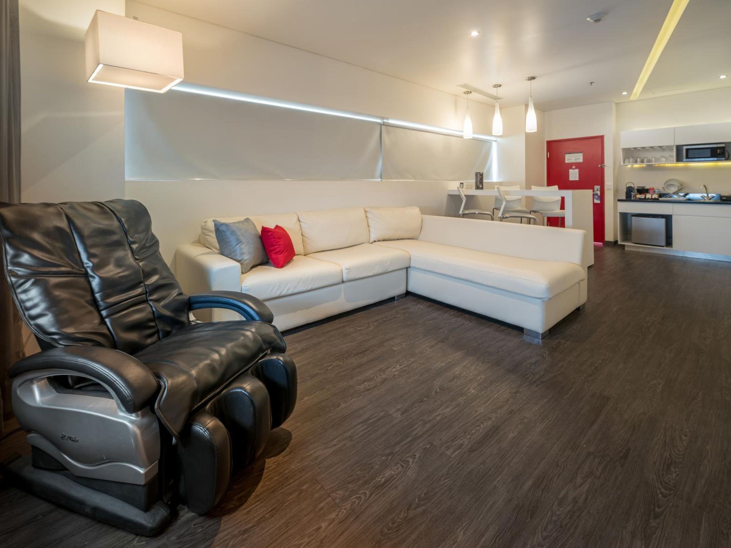 Suite King — 4