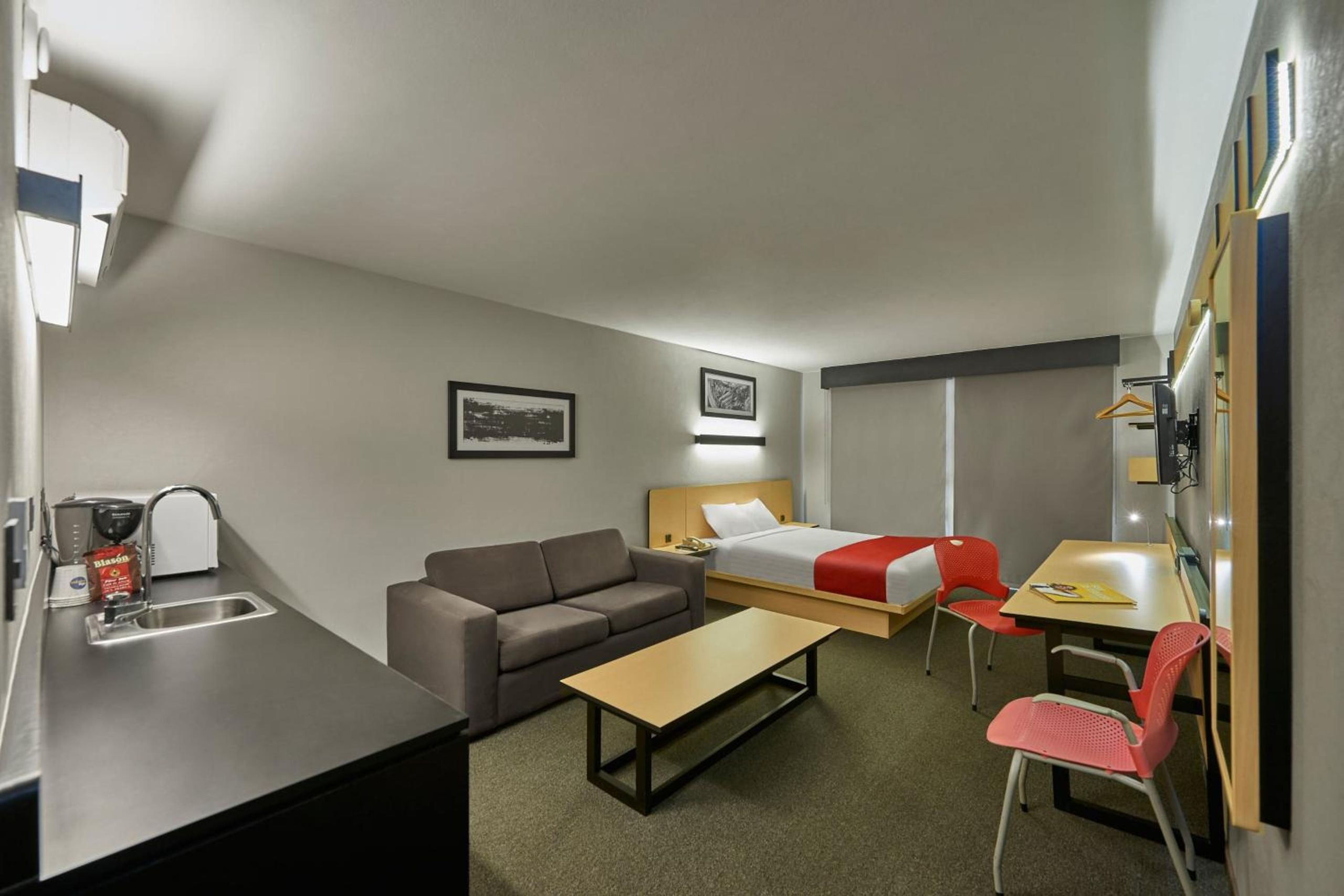 Habitación Superior con Cama Queen y Sofá Cama