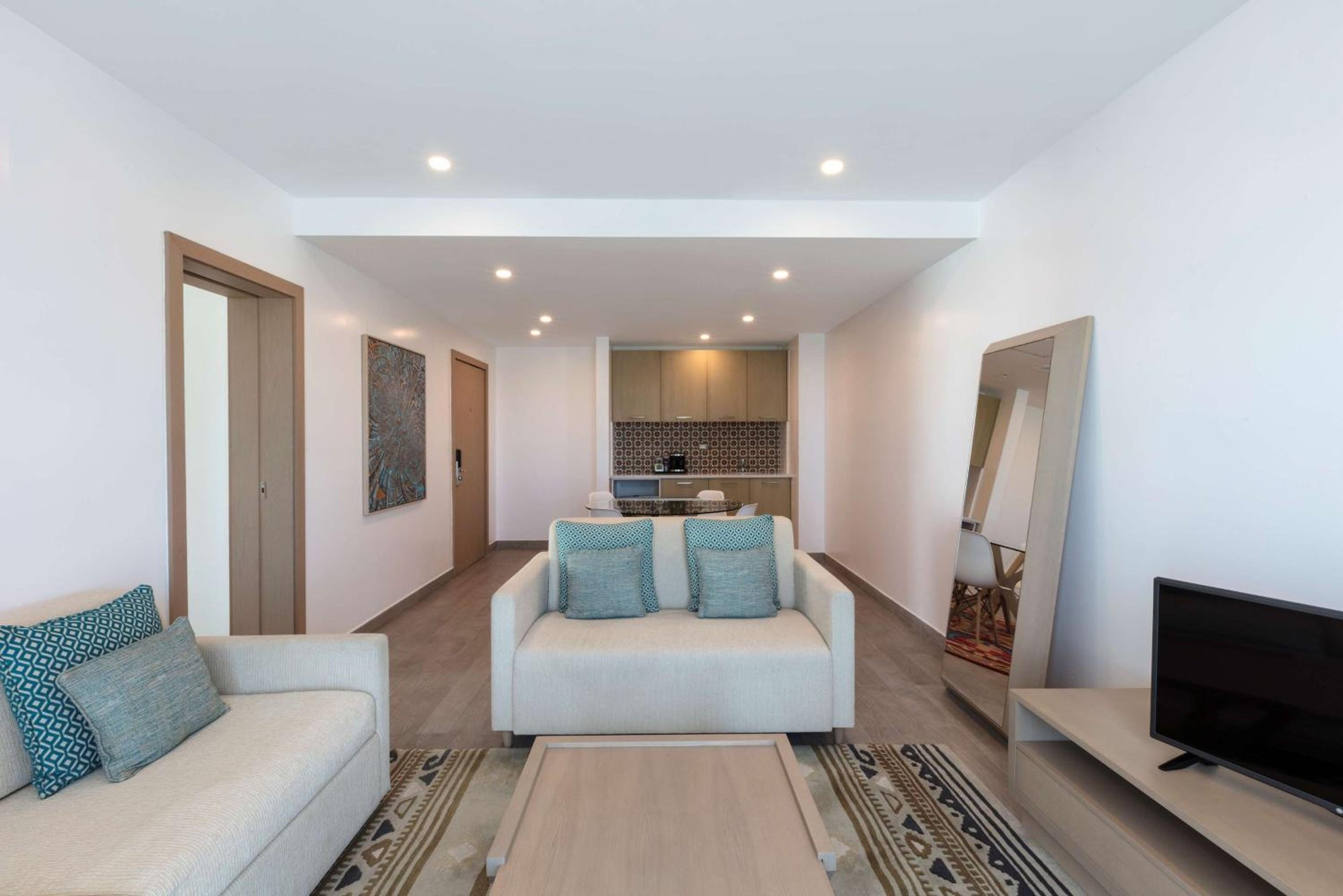 Suite de una habitación con cama Queen y sofá cama — 4