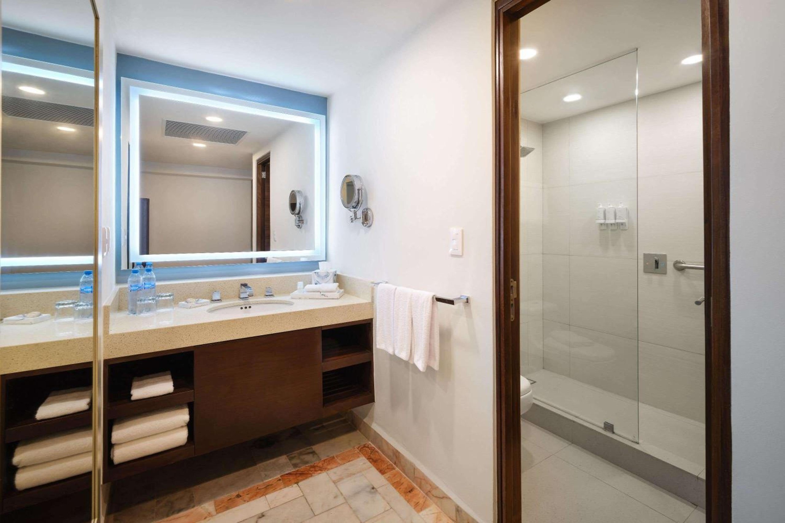 Habitación Doble Superior con Vista a la Laguna - No Fumadores — 5