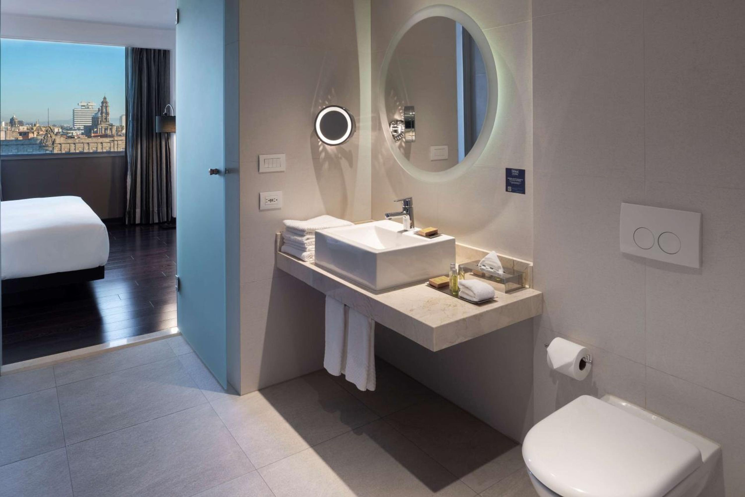Suite Junior King con Área de estar — 2
