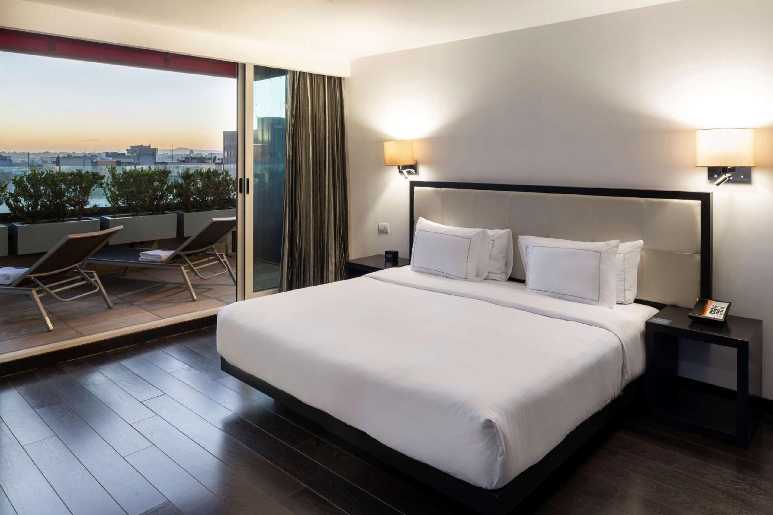Suite de una habitación con cama King y terraza