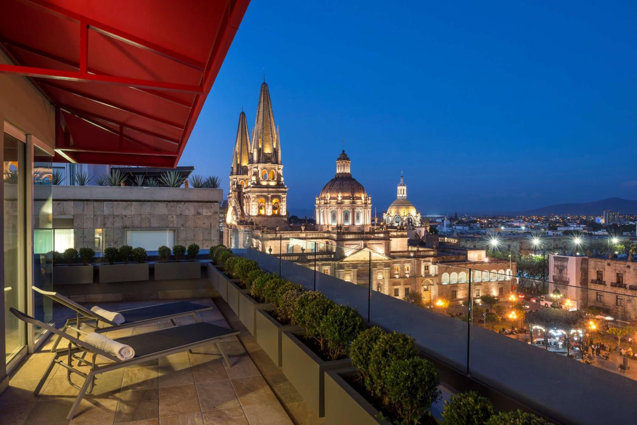 Suite de una habitación con cama King y terraza — 3