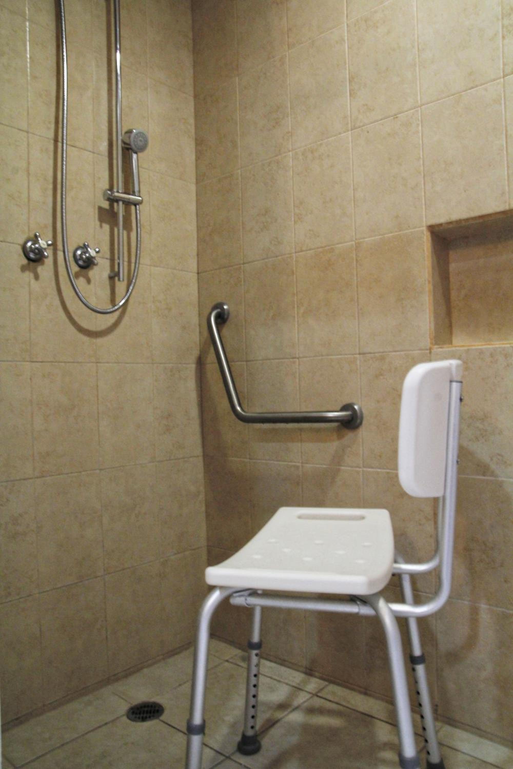 Habitación Superior Deluxe con Minibar y Vista al Jardín, 2 camas dobles. — 7