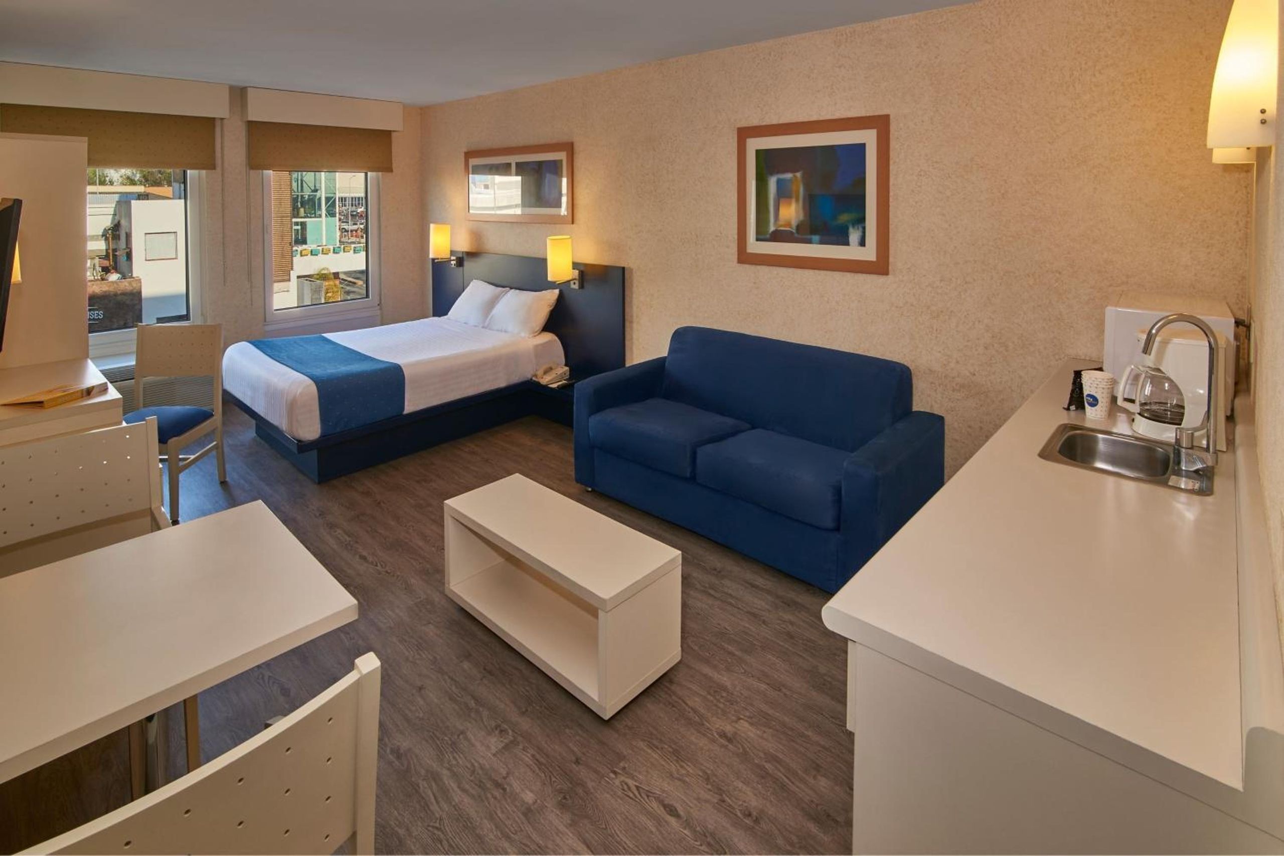 Suite Reina con Sofá Cama