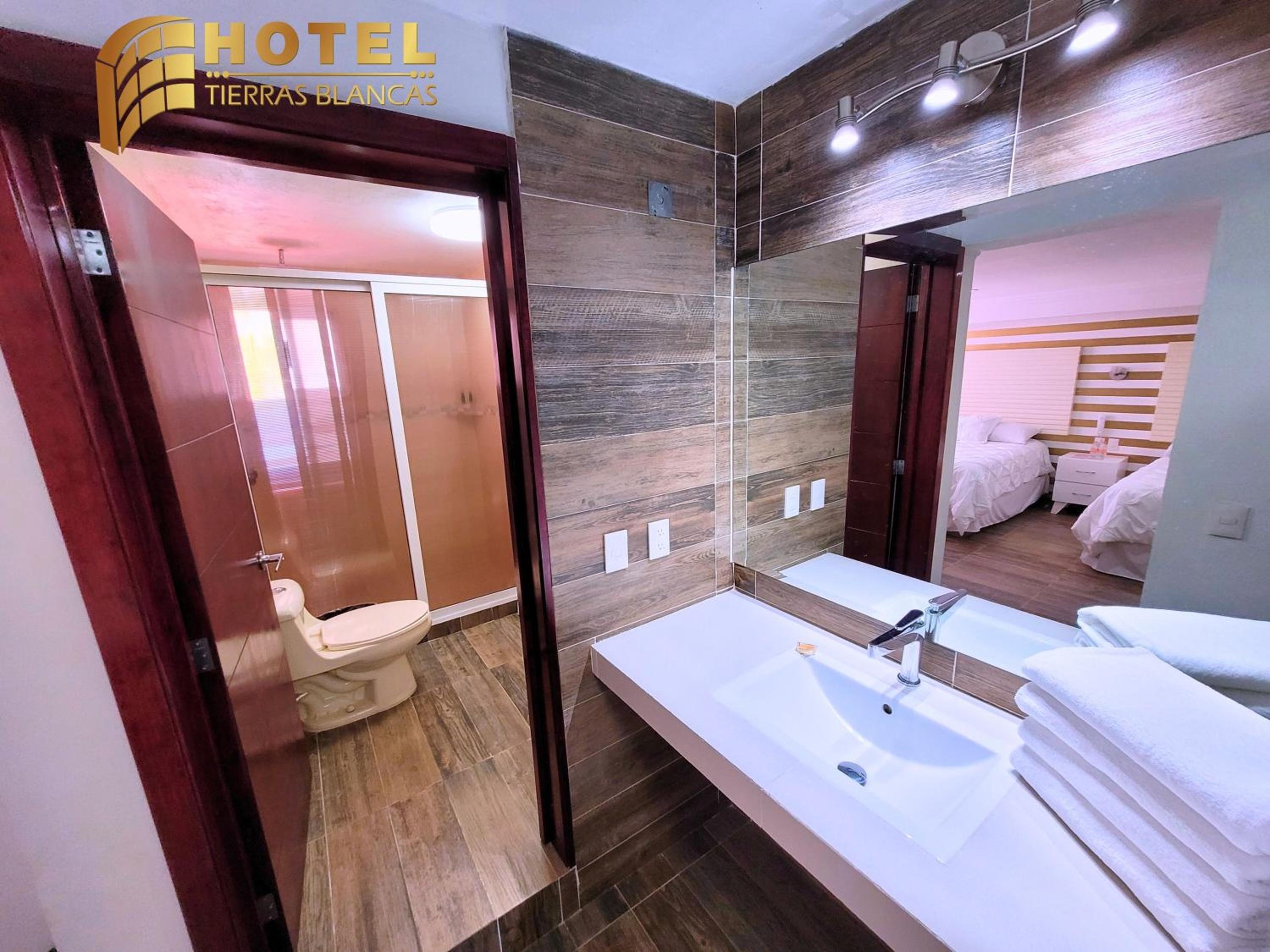 Habitación Doble con Dos Camas Dobles — 4