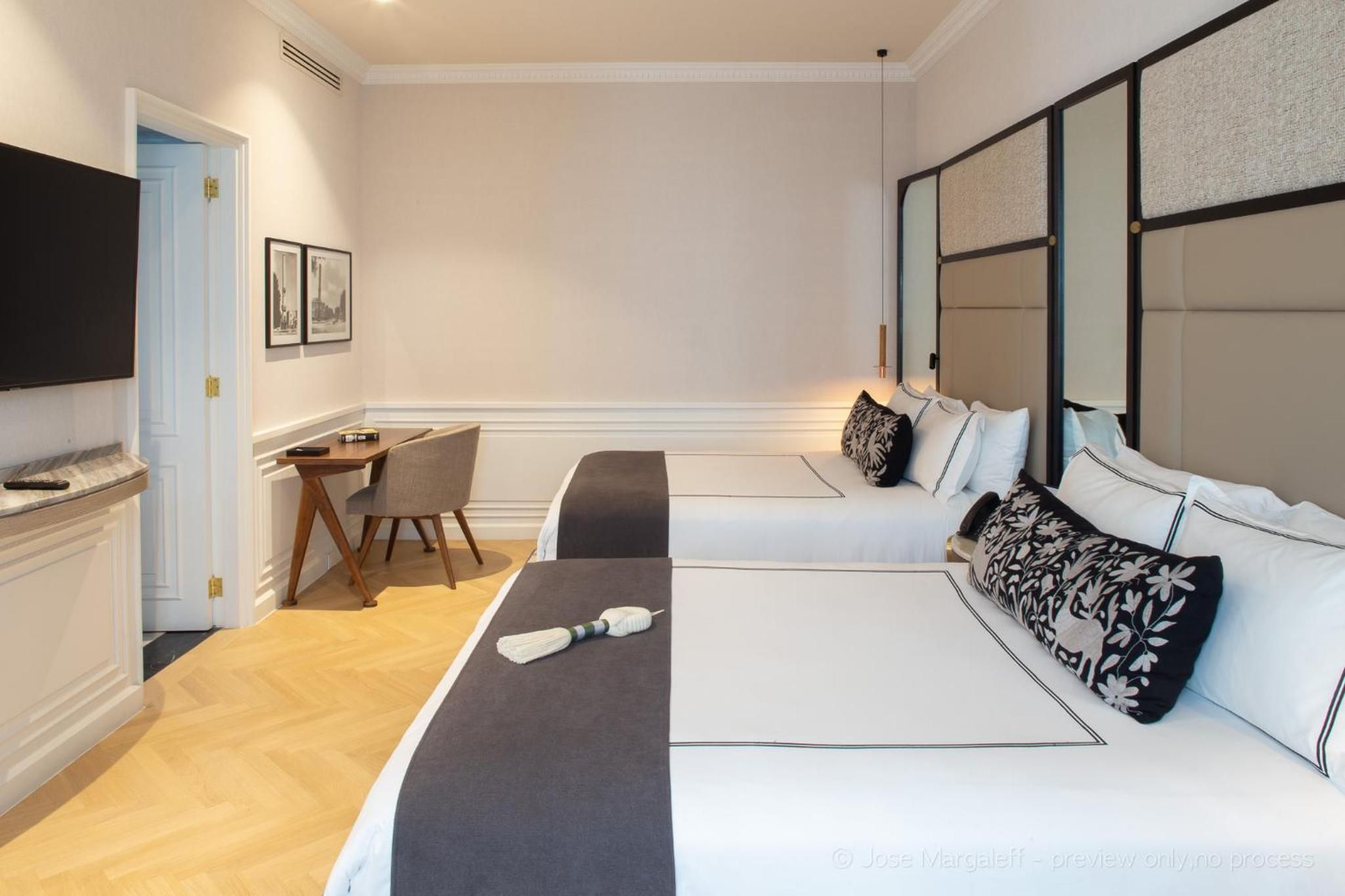 Habitación Deluxe Queen con Dos Camas Queen — 3