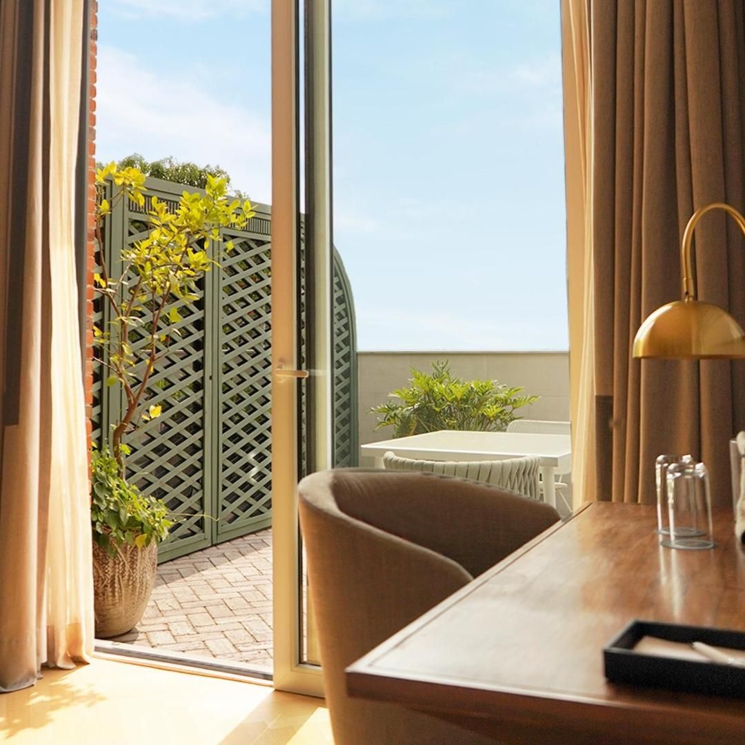 Suite — 2