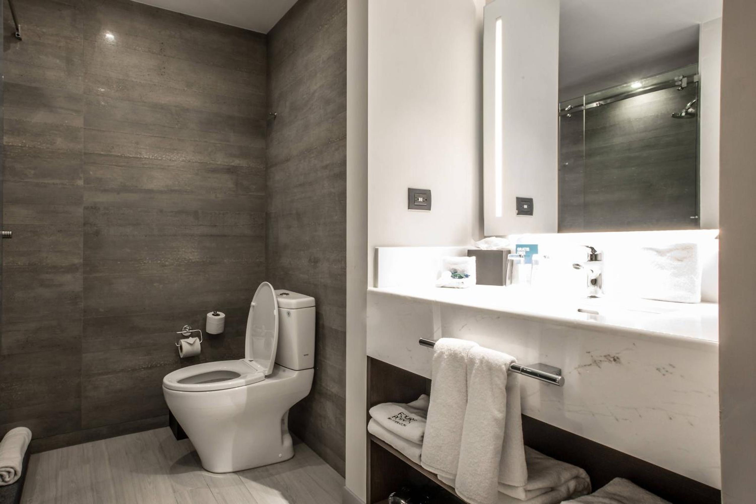 Tradicional, Habitación de huéspedes, 1 cama King, Vista a la ciudad — 4