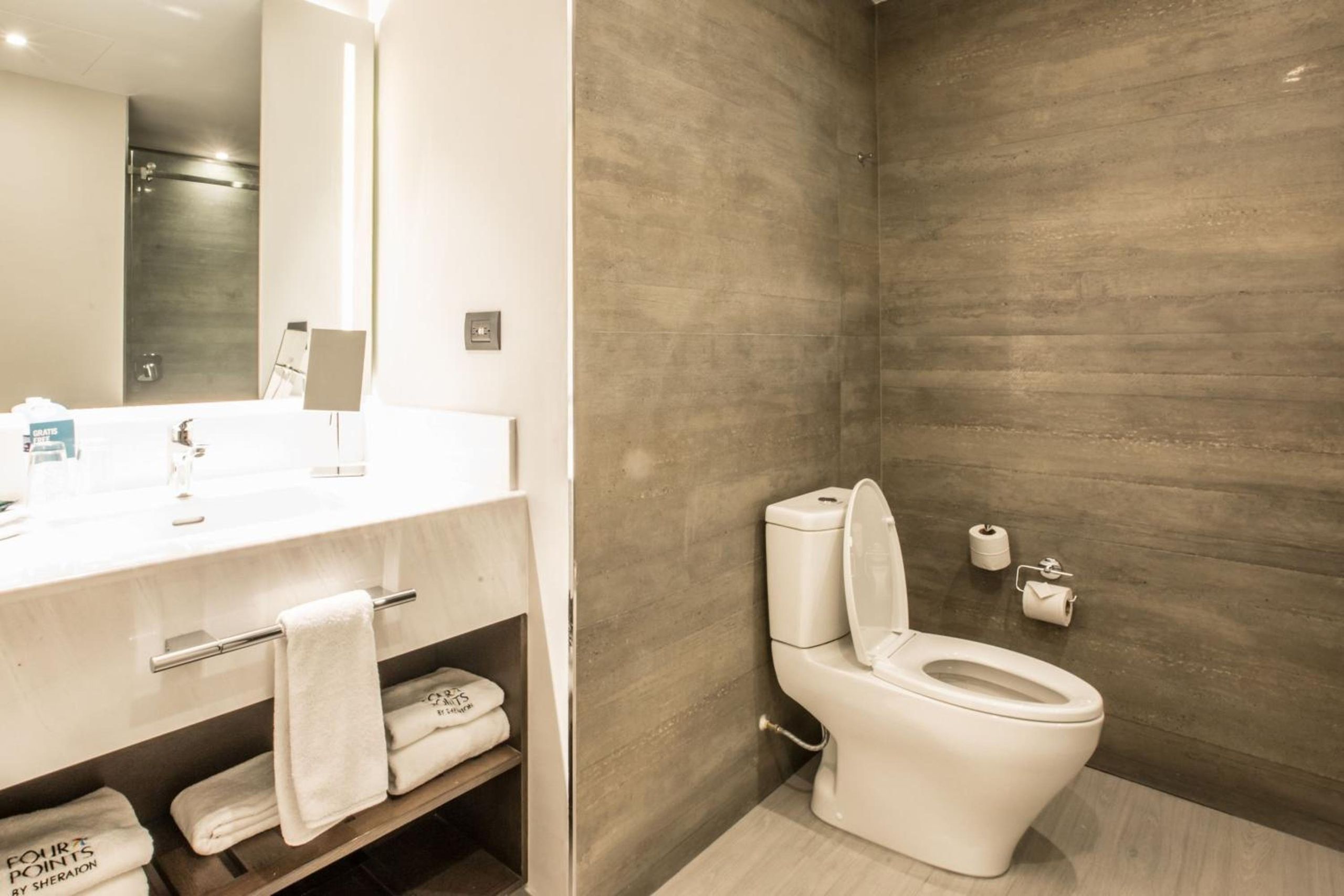 Tradicional, Habitación de huéspedes, 1 cama King, Vista a la ciudad — 3