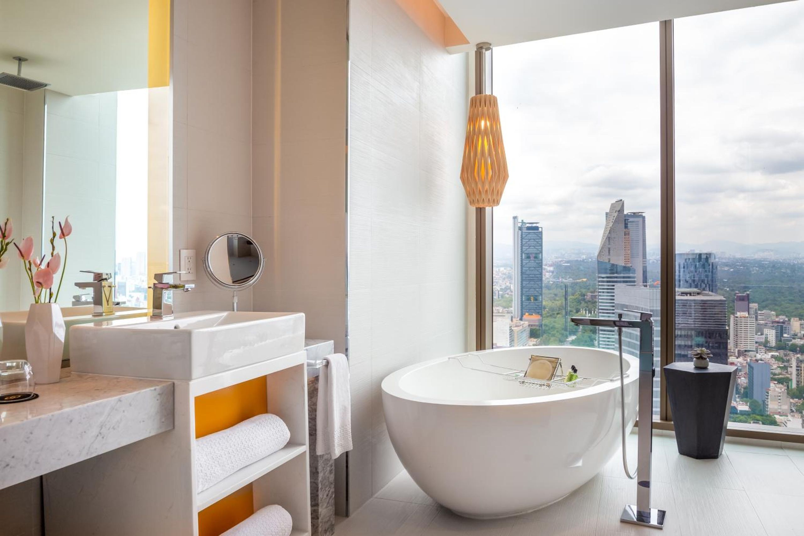 Suite Junior con Dos Camas Dobles y Vista al Horizonte — 5