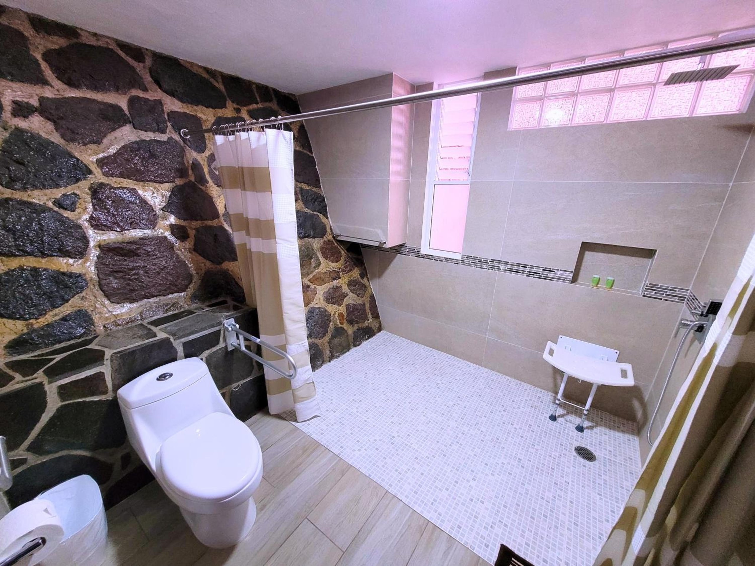Habitación Doble - Acceso para personas con discapacidad — 8