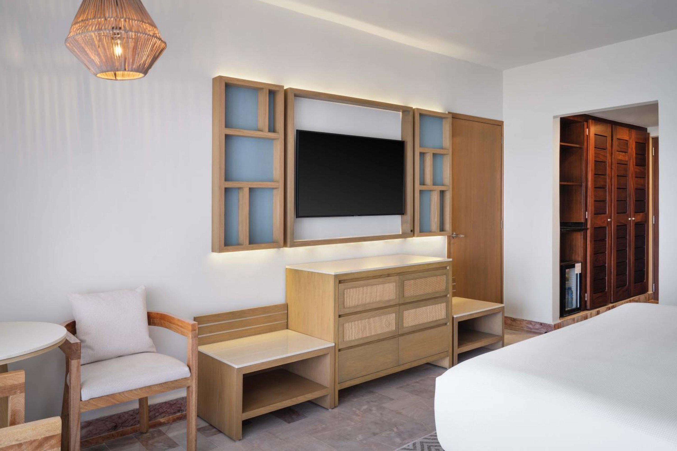 Habitación Superior con Cama King y Vista a la Laguna - No fumadores — 3