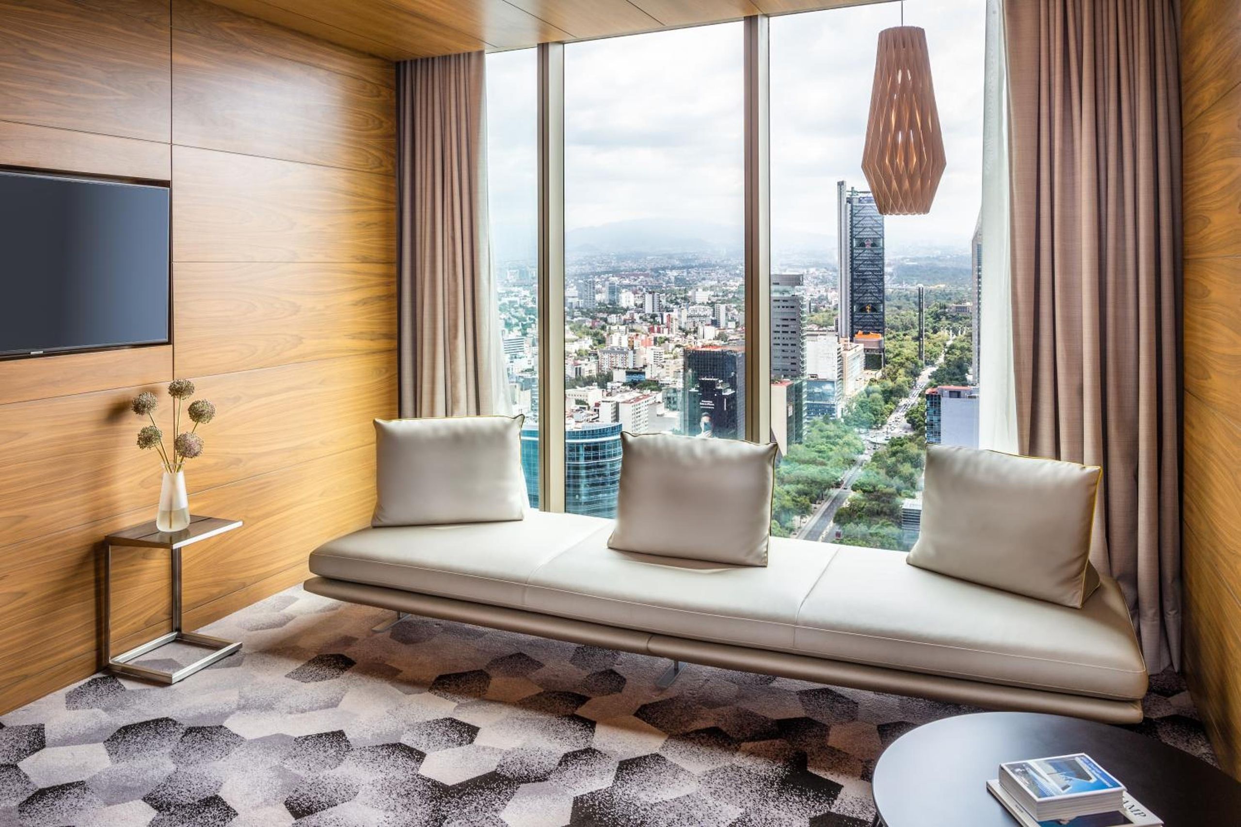Suite Junior con Dos Camas Dobles y Vista al Horizonte — 3