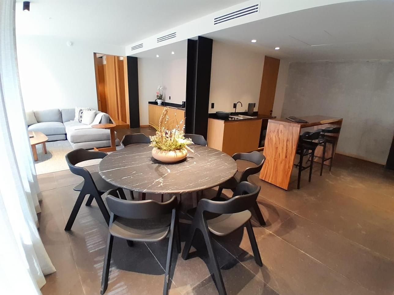 Suite de una habitación — 8