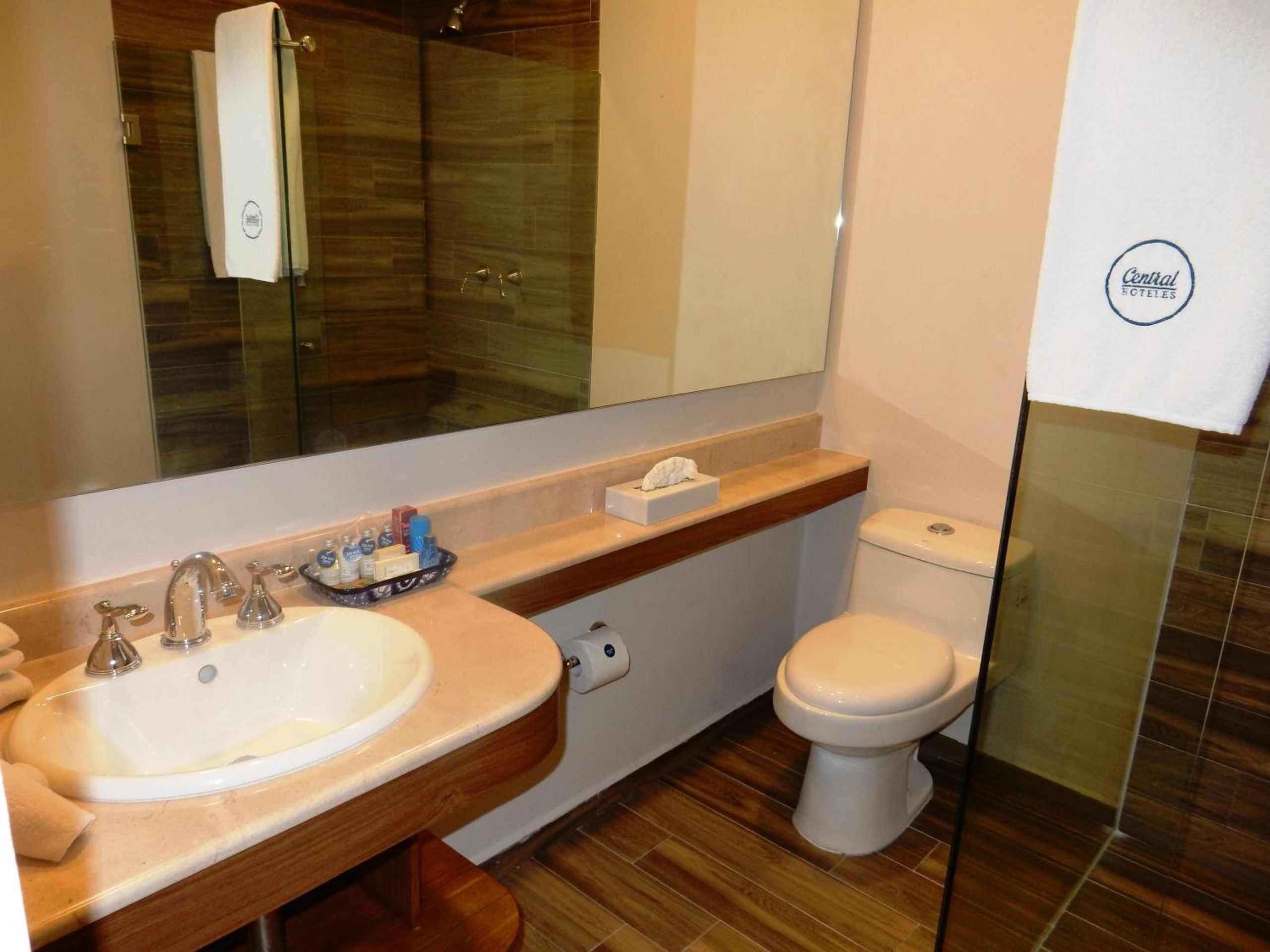 Habitación Doble Deluxe con Dos Camas Dobles — 4