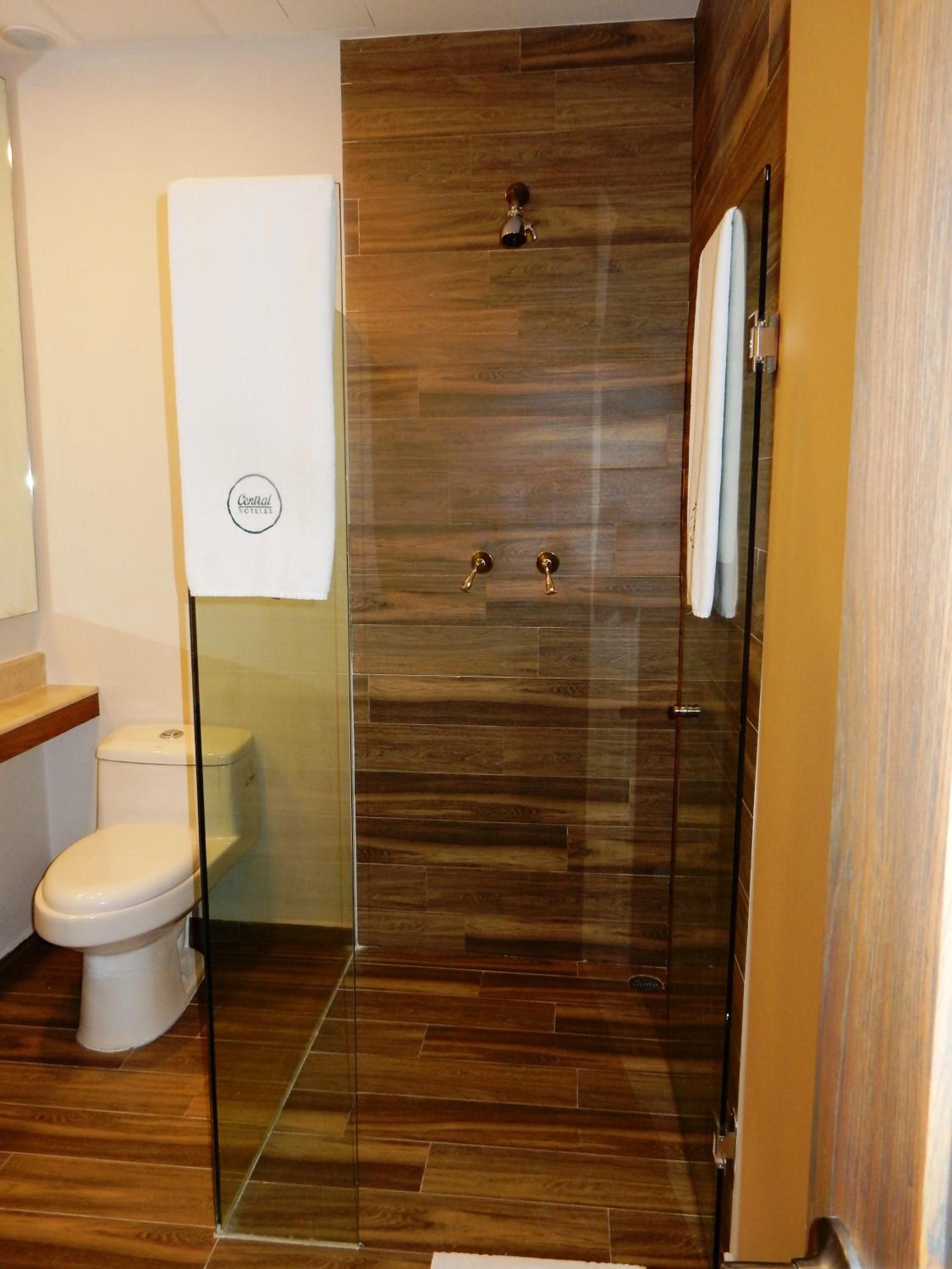 Habitación Doble Deluxe con Dos Camas Dobles — 3