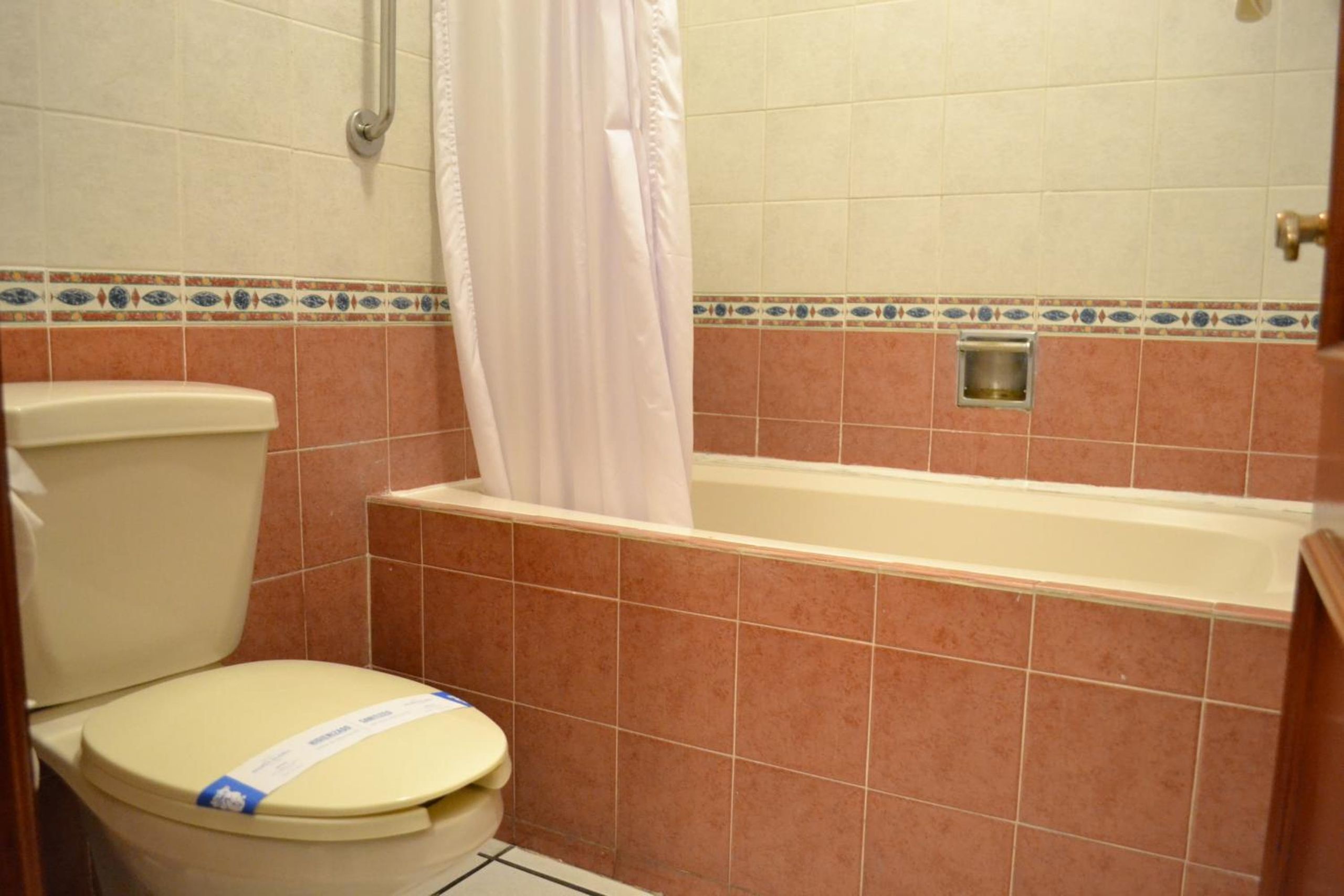Habitación Estándar con Dos Camas Individuales — 6
