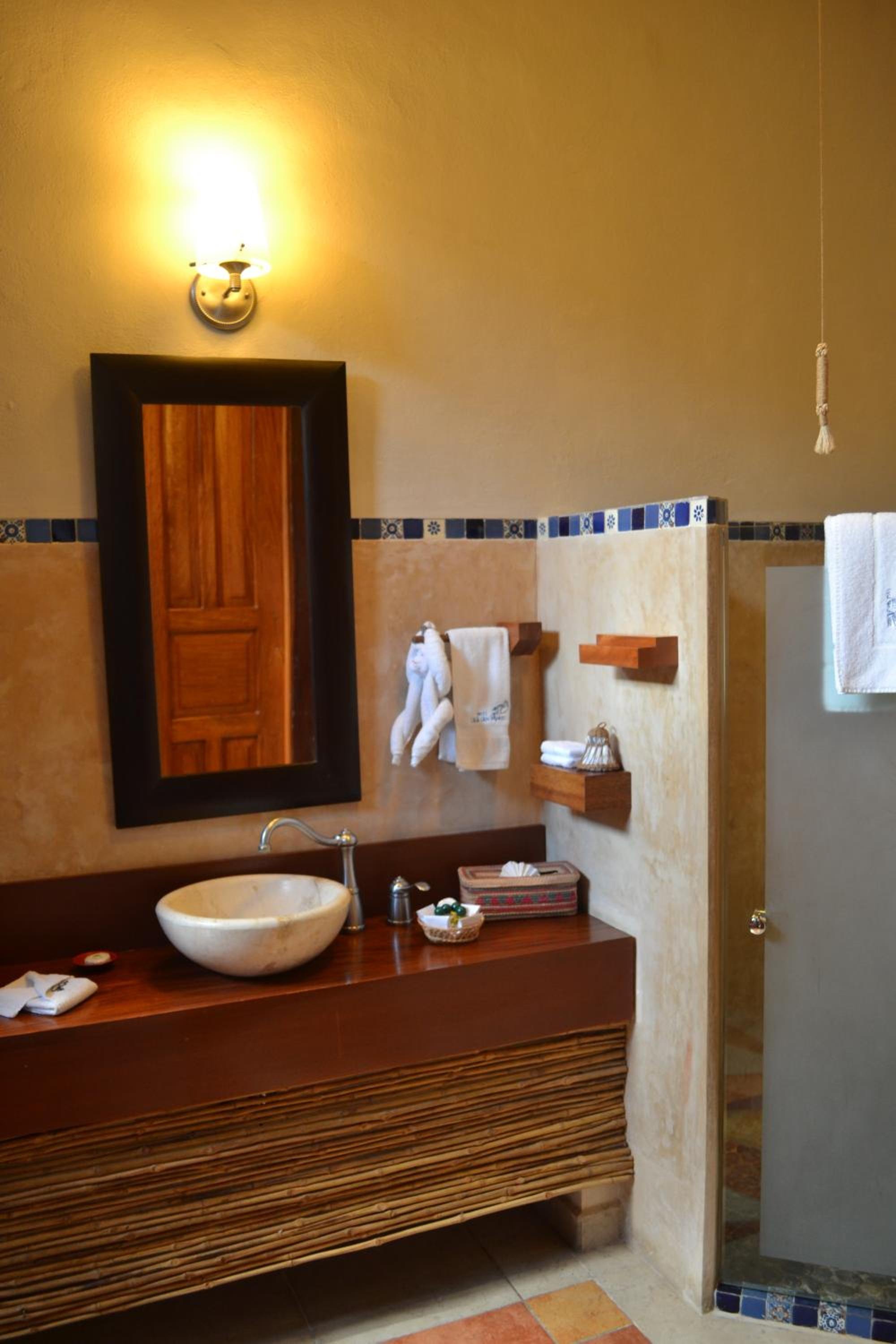 Suite Queen con Bañera de Hidromasaje — 4