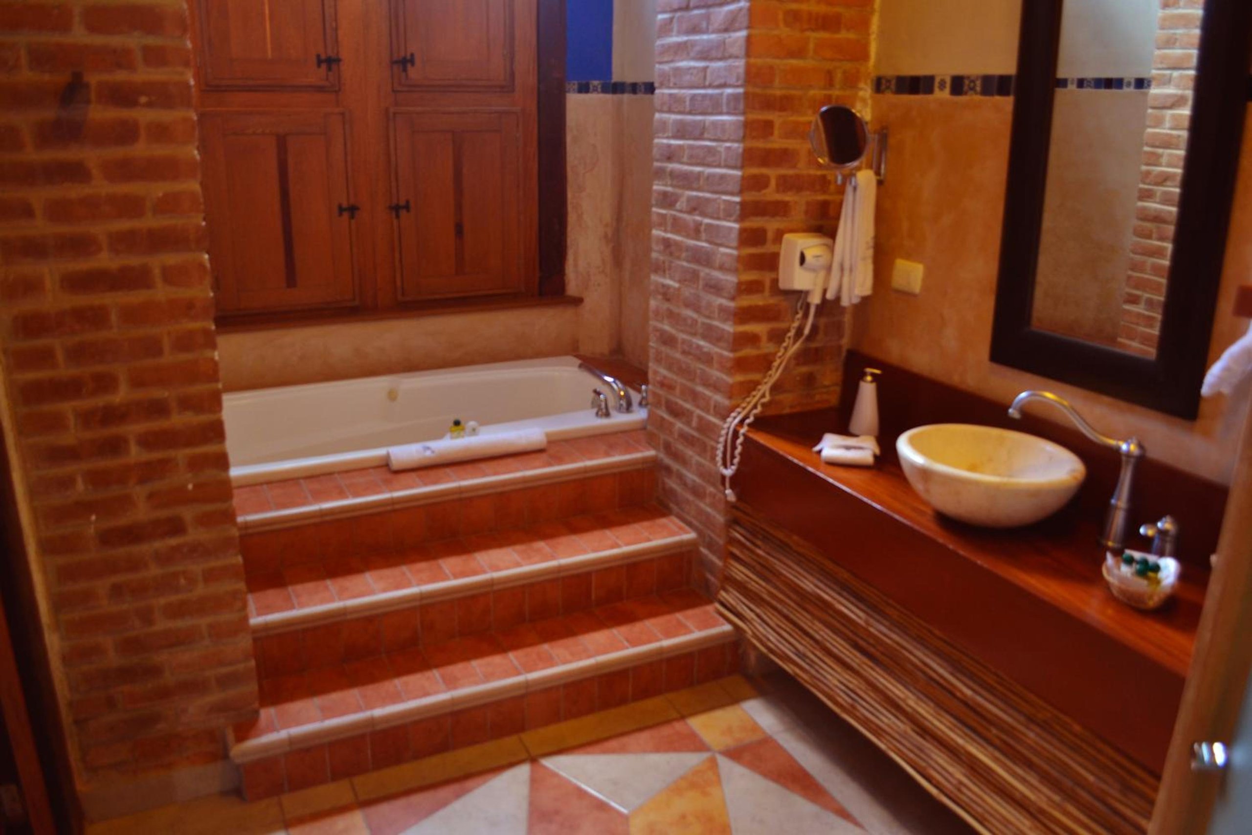 Suite Queen con Bañera de Hidromasaje — 3