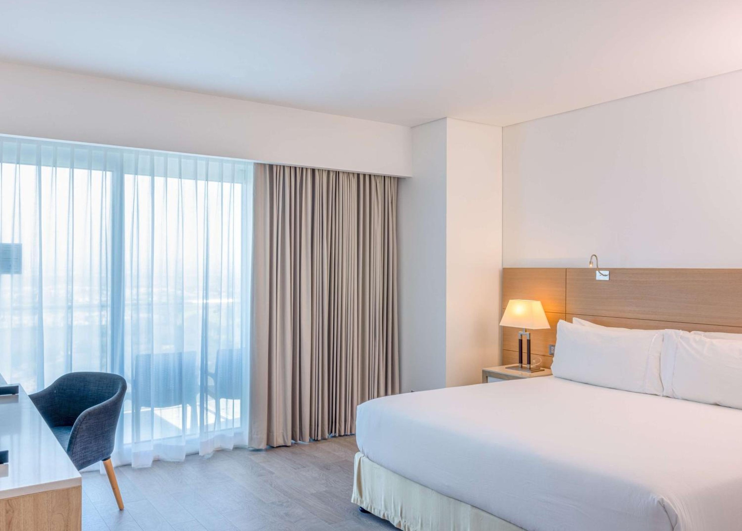 Suite Junior Queen con vista a la ciudad — 5
