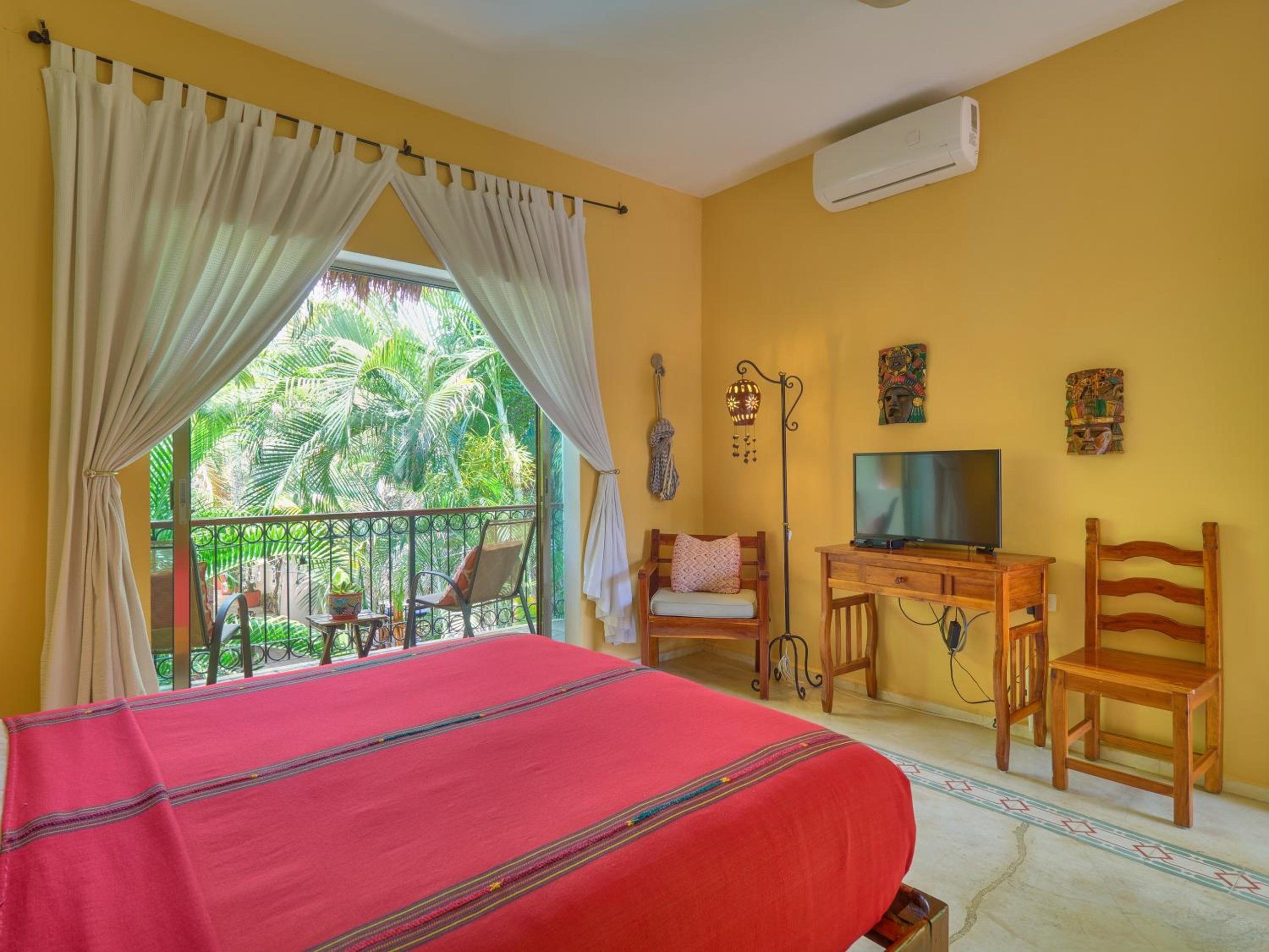 Habitación Queen con Balcón — 8